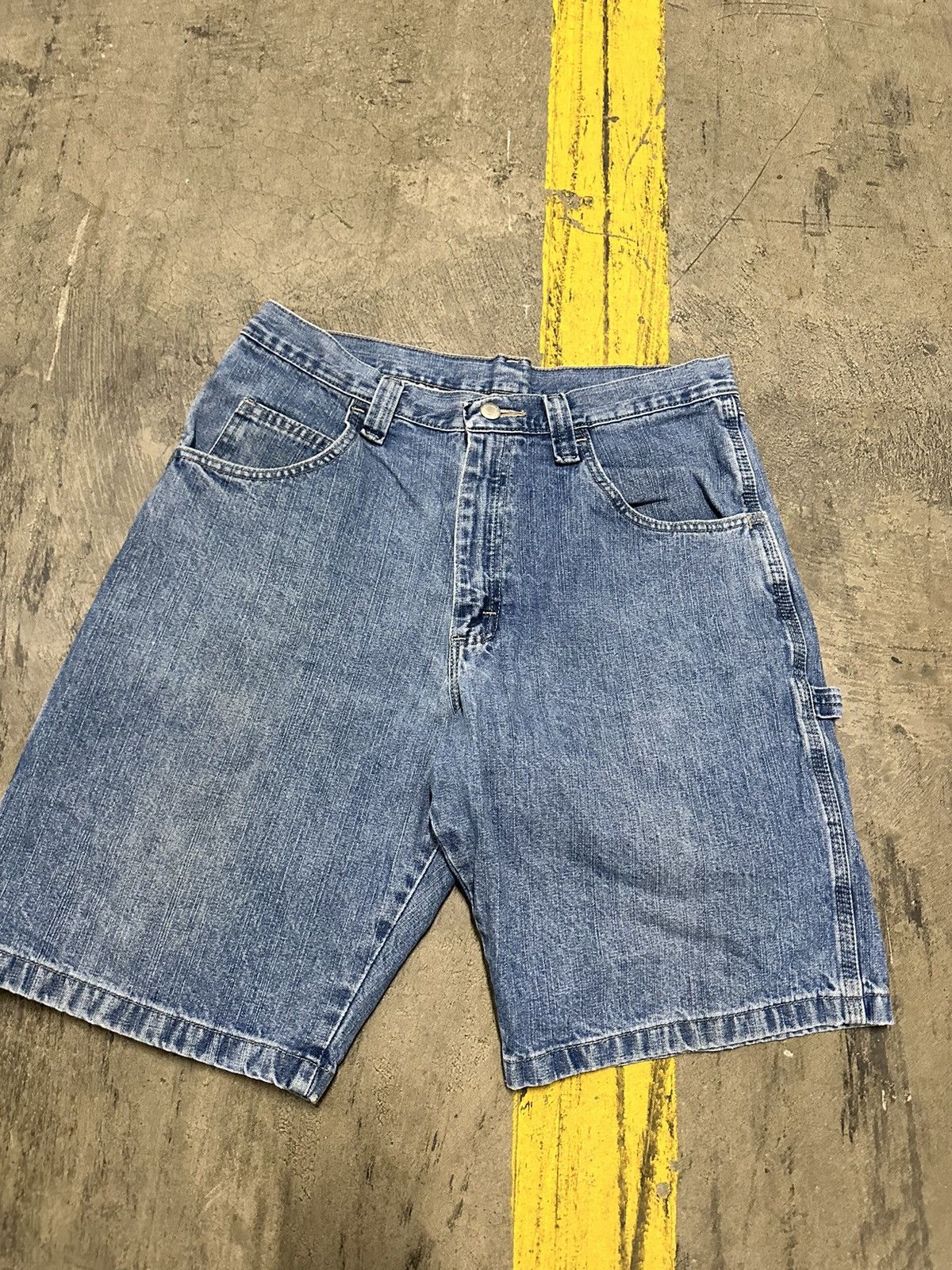Vintage × Wrangler Y2K wrangler cargo jorts Size US 32 / EU 48 - 5 Thumbnail