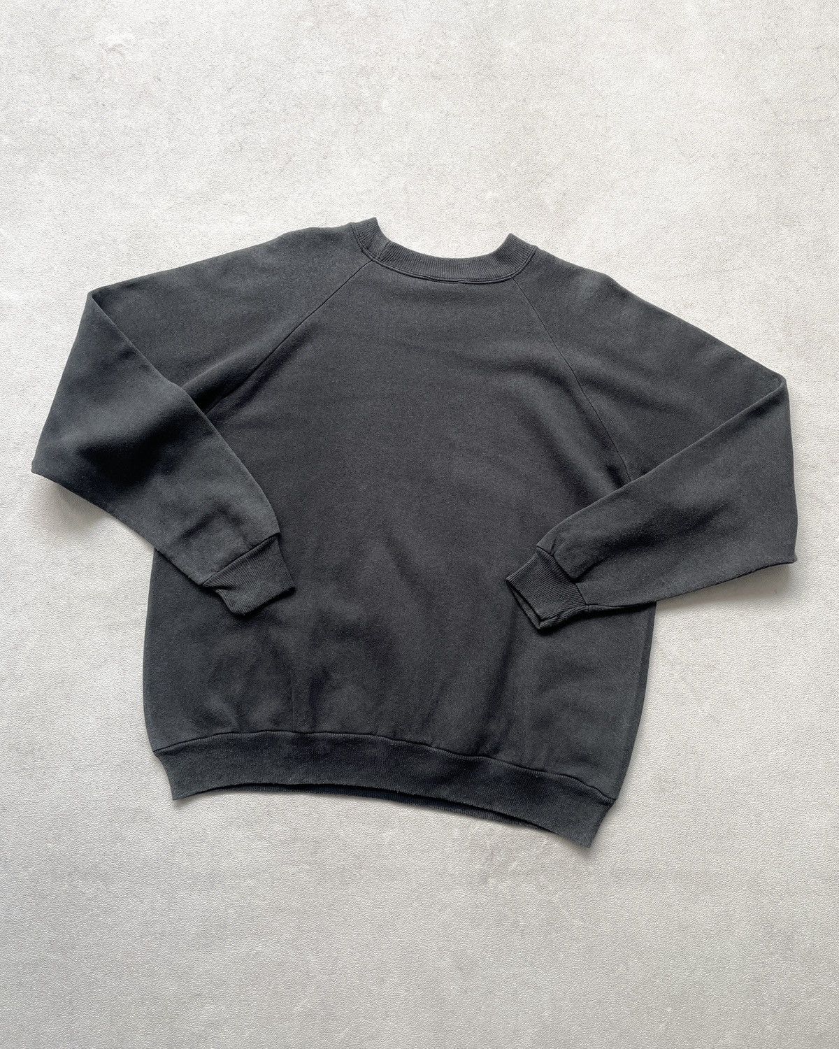Hanes 2000s Sunfaded Hanes Raglan Sweatshirt Size US L / EU 52-54 / 3 - 2 Thumbnail