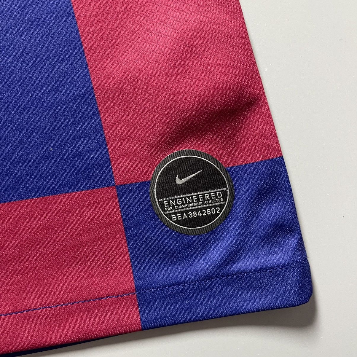 Vintage BARCELONA NIKE 2019/2020 FOOTBALL HOME JERSEY #10 MESSI Size US S / EU 44-46 / 1 - 6 Thumbnail