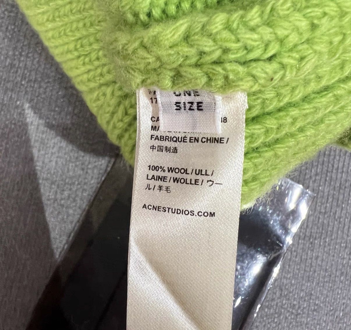 Acne Studios Acne Studios Green Smiley Face Logo Knit Beanie Size ONE SIZE - 2 Thumbnail
