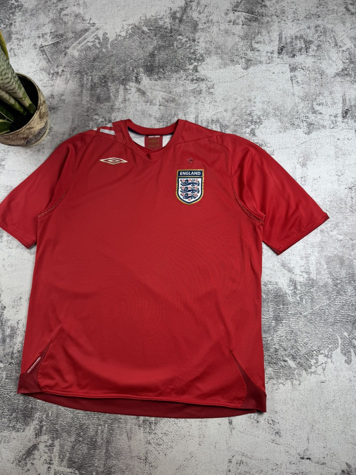 Umbro England National Umbro 2006 2008 Men’s Red XL Soccer Football Jersey T Shirt Tee Size US XL / EU 56 / 4 - 4 Thumbnail