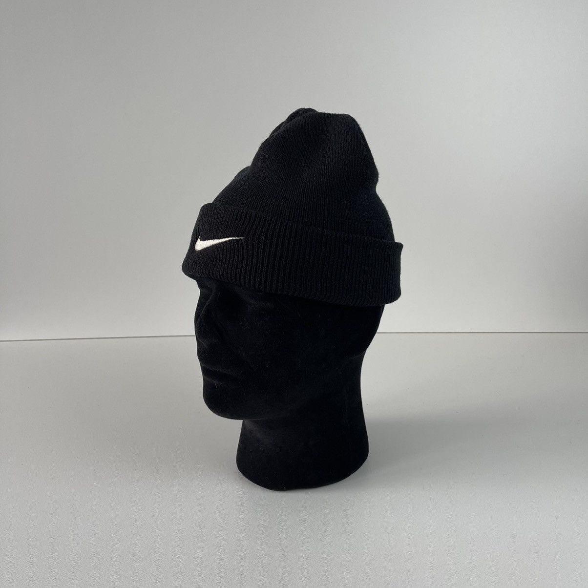 Nike Nike Swoosh Logo Vintage Beanie Hat Black Y2K Gorpcore Size ONE SIZE - 1 Thumbnail