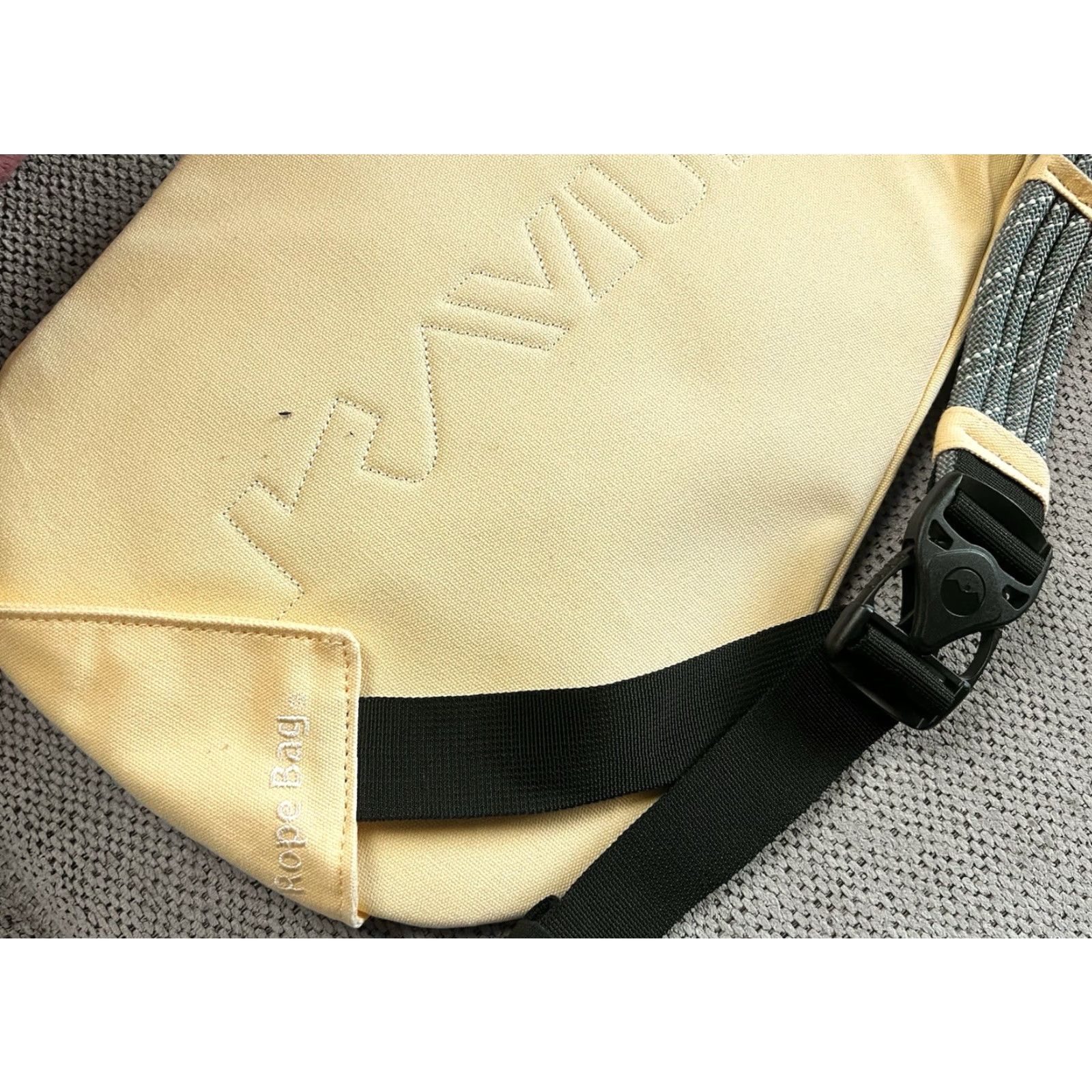 KAVU NWT KAVU Rope Sling Canvas Crossbody Bag Sack Yellow Vanilla Cake Yellow Women Medium Crossbody Bag Size ONE SIZE - 7 Thumbnail