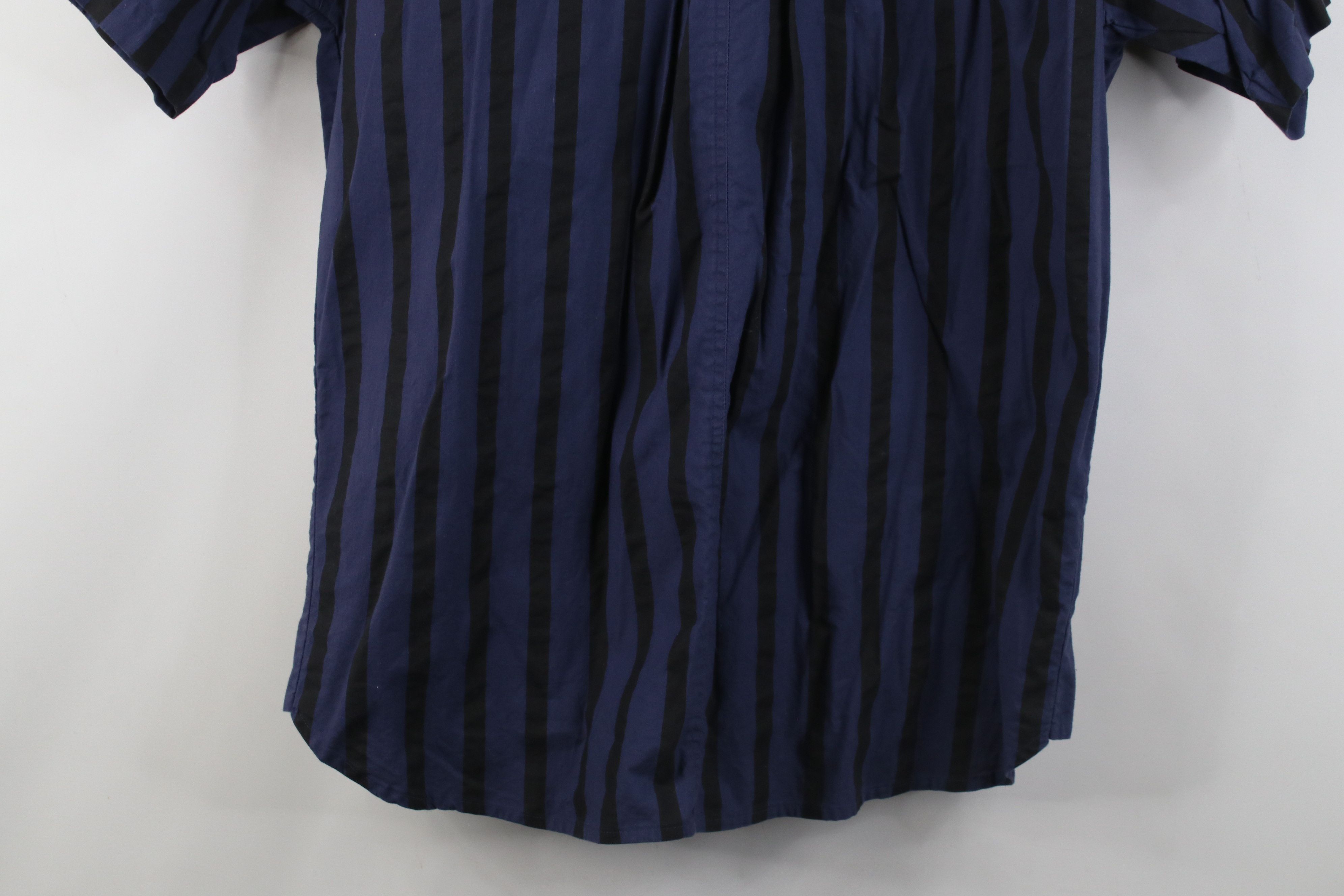 Vintage Vintage 90s Streetwear Short Sleeve Button Shirt Blue Size US L / EU 52-54 / 3 - 14 Thumbnail