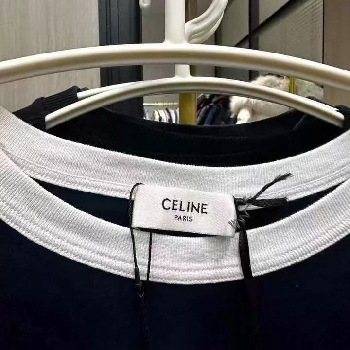 Celine New with tags Celine Triomphe short-sleeve tee XS sale Size XS / US 0-2 / IT 36-38 - 2 Thumbnail