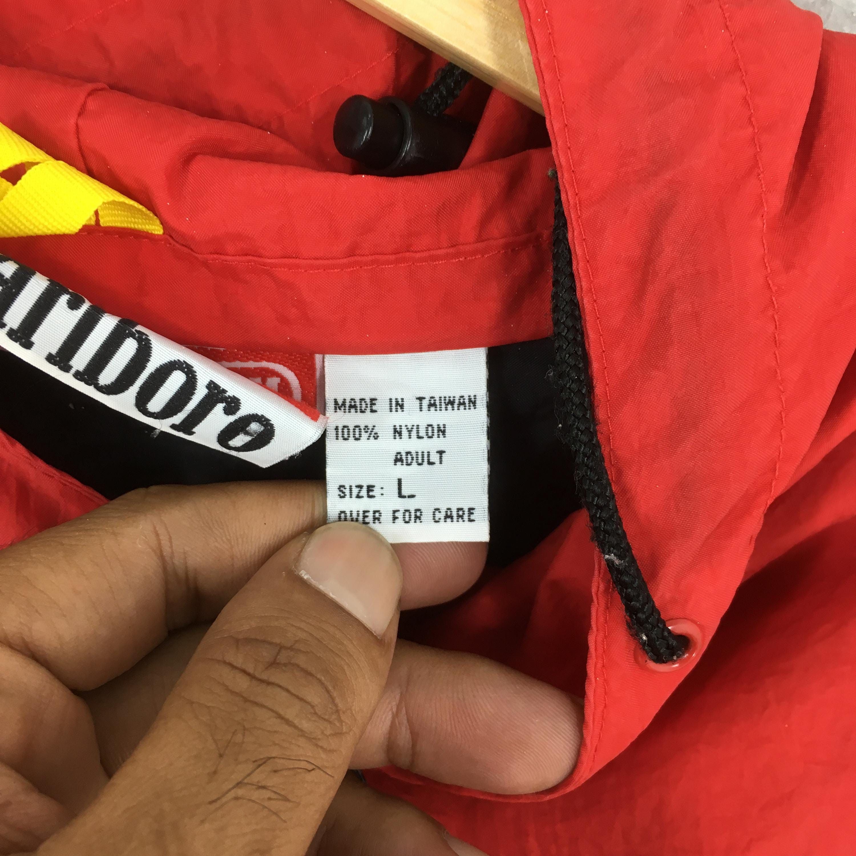 Marlboro Adventure Team Vintage 90s Marlboro Adventure Team Zipper Jacket Large Size US L / EU 52-54 / 3 - 7 Thumbnail