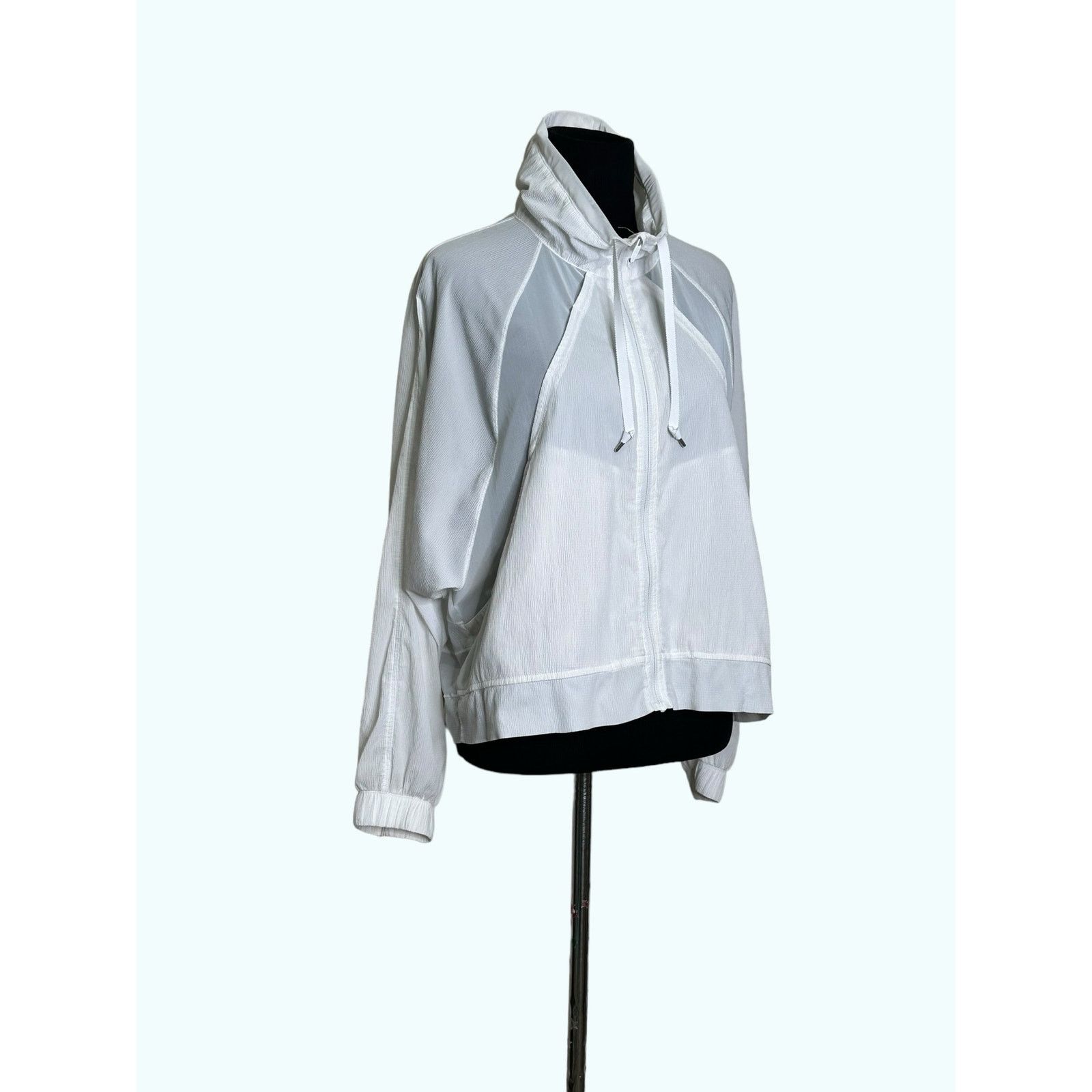 Lululemon Lululemon white long sleeves lightweight jacket size 4 Size S / US 4 / IT 40 - 11 Thumbnail