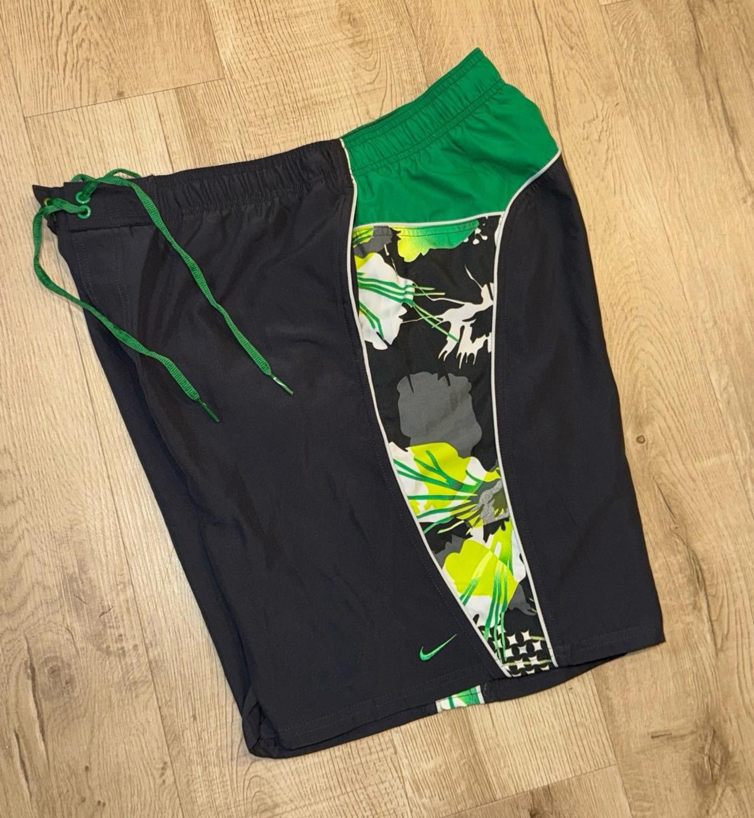 Nike Nike Green Floral Swim Trunks Mens XL Vintage Y2K Rare 90s Size US 36 / EU 52 - 1 Thumbnail