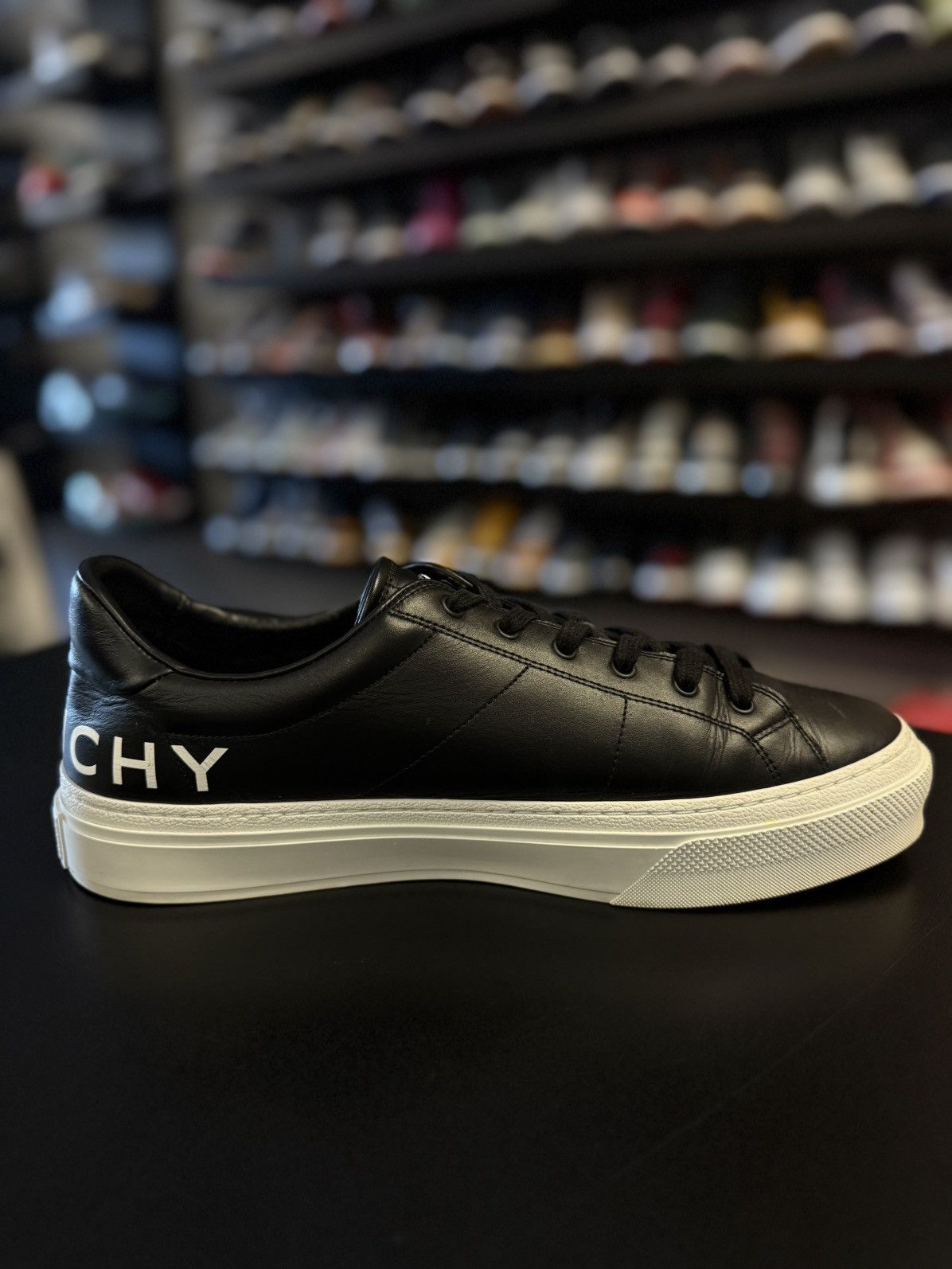 Givenchy Givenchy Low Top Leather Sneakers Size 45EU/12US Size US 12 / EU 45 - 9 Thumbnail