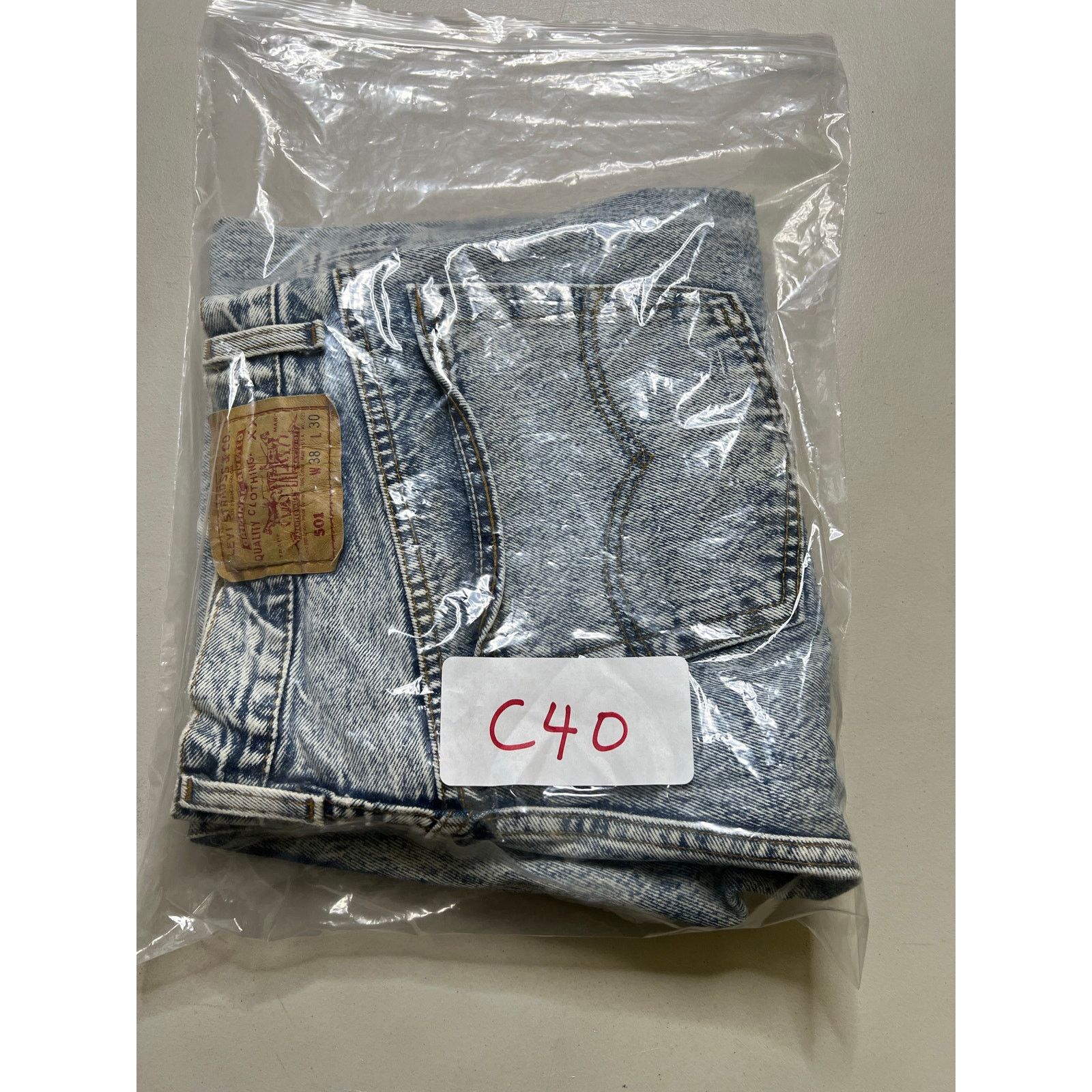 Levi's Levi’s 501 Jeans Men’s USA 1995 Vintage Acid Wash Blue 35x30 Size US 38 / EU 54 - 13 Thumbnail