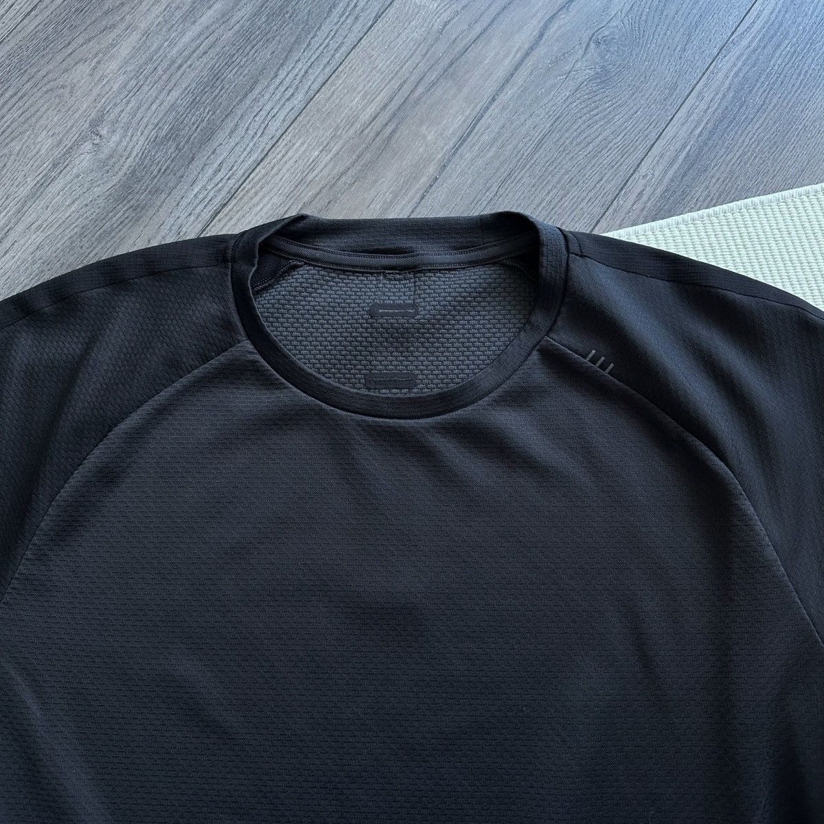 Lululemon Lululemon Mobility Obsidian Black Train Crew Neck Tshirt Size US L / EU 52-54 / 3 - 5 Thumbnail