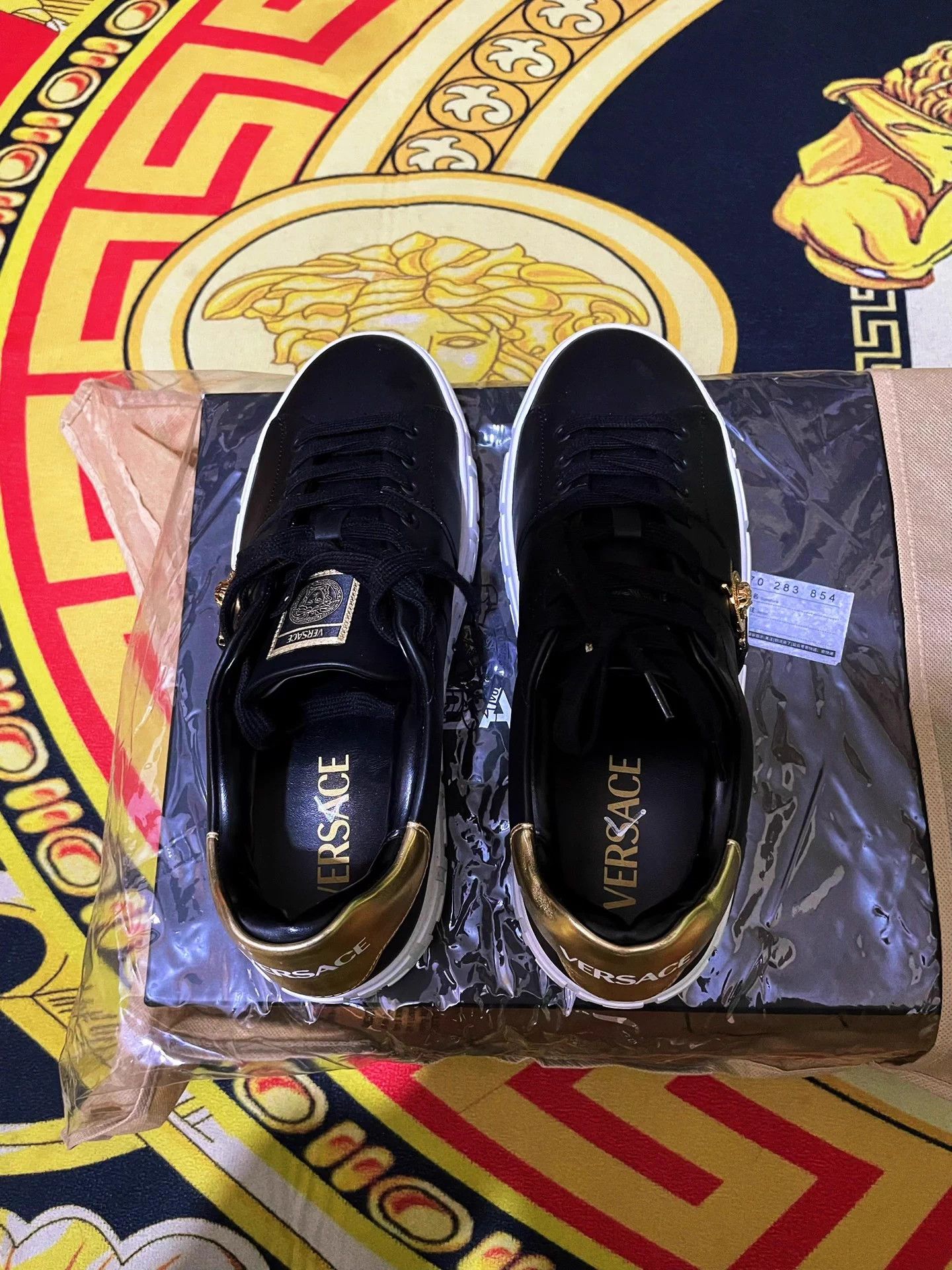 Versace Versace 25S Greca Calfskin Round Toe Lace-Up Low Top Size US 8 / EU 41 - 3 Thumbnail