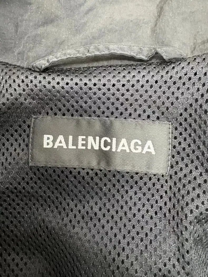 Balenciaga Balenciaga Mastercard Embroidered Letter Logo Zipper Windb Size US S / EU 44-46 / 1 - 3 Thumbnail