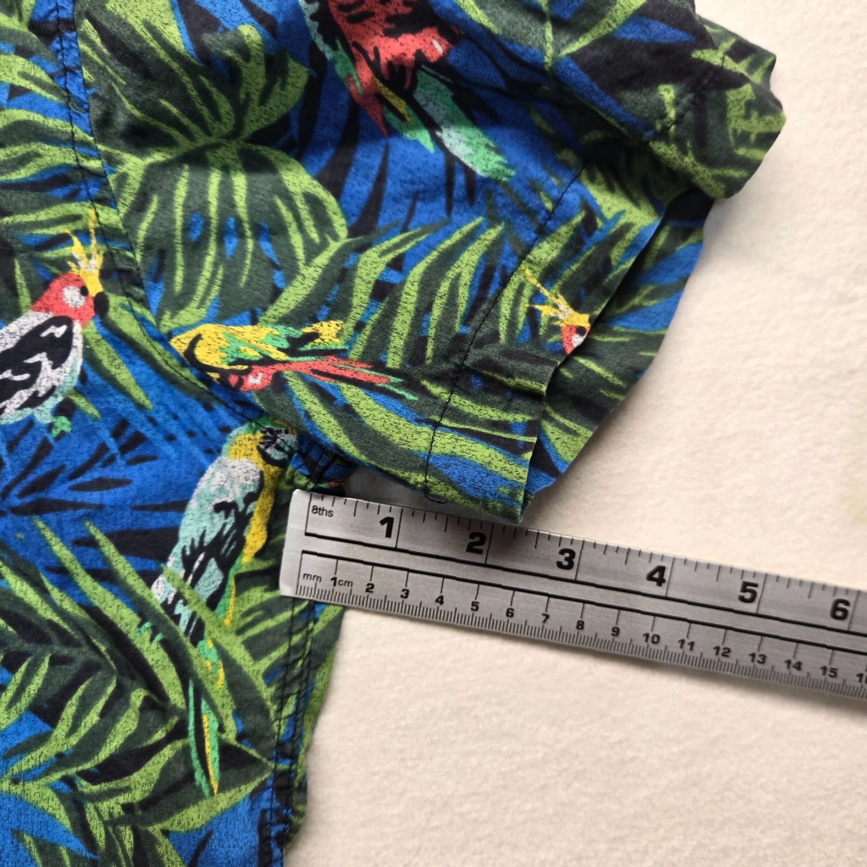 American Eagle Outfitters American Eagle Button-Up Shirt Hawaiian Animal Print Parrots Medium Multicolor Mens Size US M / EU 48-50 / 2 - 5 Thumbnail
