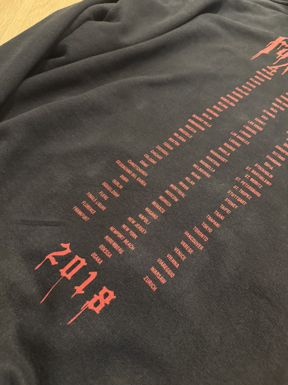 Vetements AW18 Vetements Metal Tour Hoodie Size US M / EU 48-50 / 2 - 10 Thumbnail