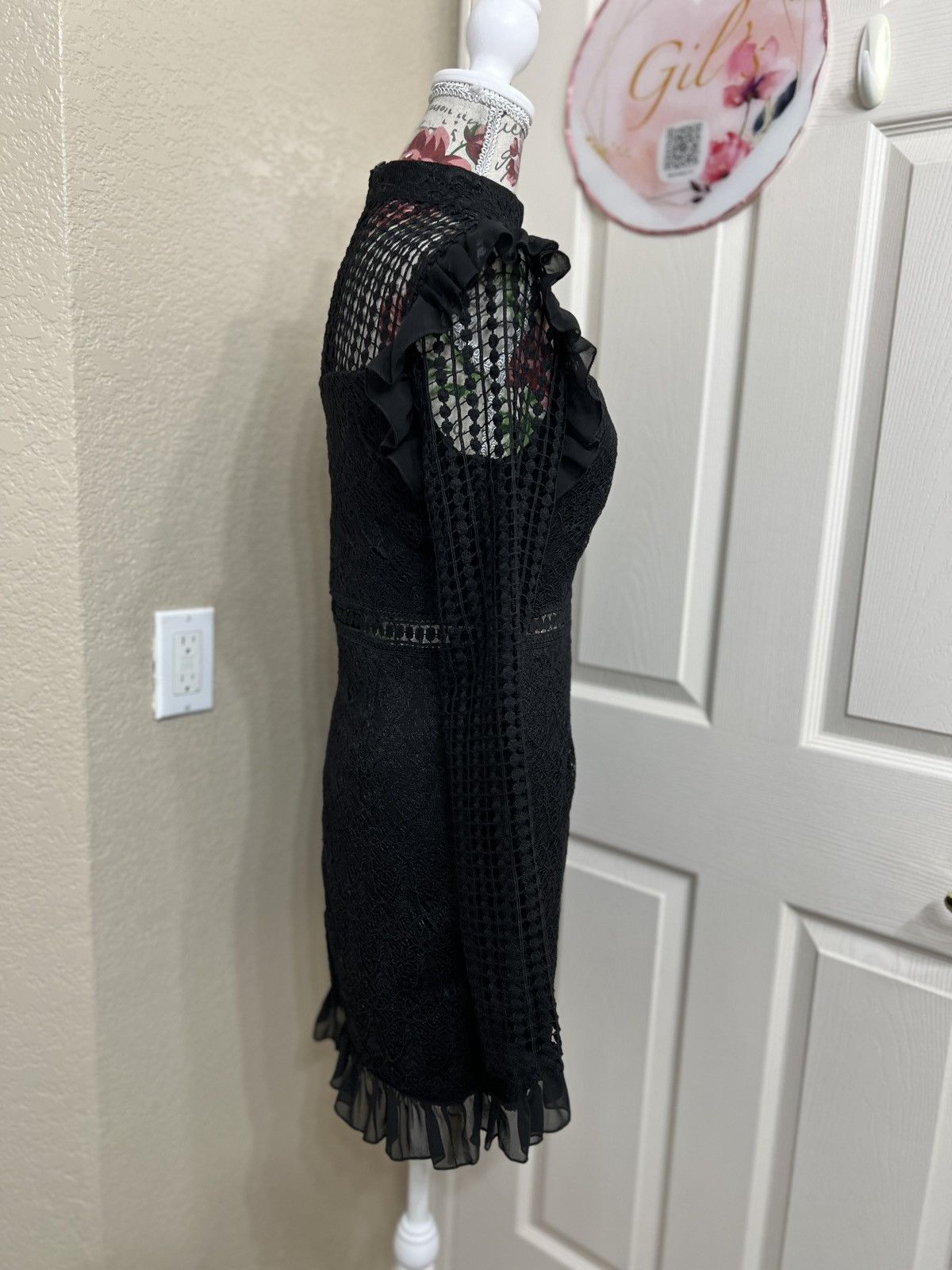 PrettyLittleThing PrettyLittleThing Black Lace High-Neck Ruffle Sleeve Midi Size M / US 6-8 / IT 42-44 - 3 Thumbnail