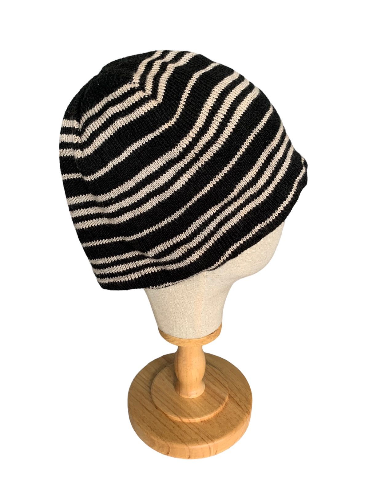 Burberry Burberrys Black Label Stripe Black And White Beanie Hats Size ONE SIZE - 4 Thumbnail