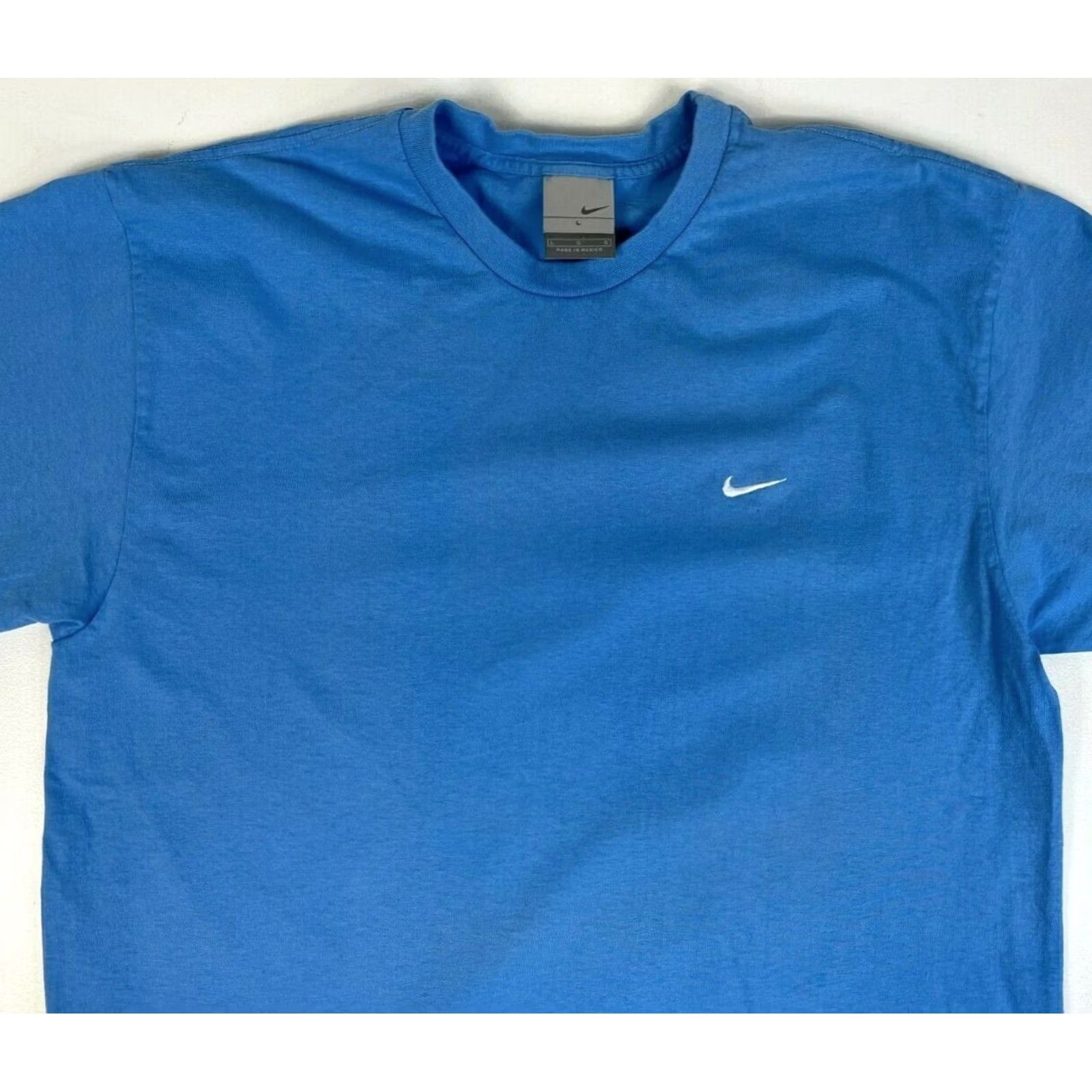Nike VINTAGE Nike T-Shirt Men’s Blue Small? (No, must use original words only and sizing from original) Size US L / EU 52-54 / 3 - 3 Thumbnail