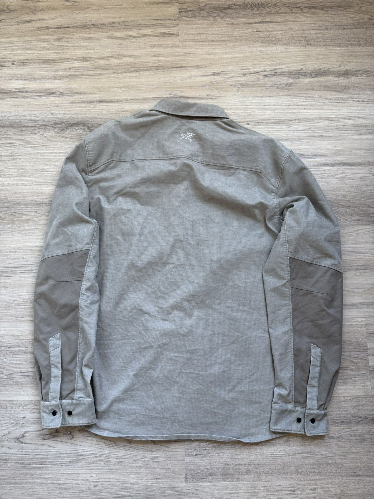 Arc'teryx Arc’teryx Micro Cord Button Up Shirt Size US XL / EU 56 / 4 - 2 Thumbnail