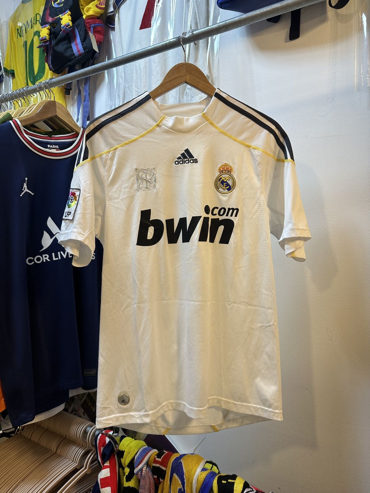 Adidas 2009-2010 Real Madrid Home Kit CR7 Size US S / EU 44-46 / 1 - 2 Thumbnail
