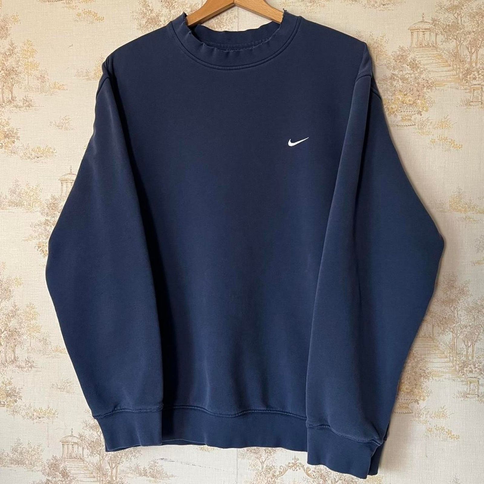 Nike 00s Y2K Nike Mini Swoosh Sweatshirt | Thrashed Navy | L Size US L / EU 52-54 / 3 - 1 Thumbnail