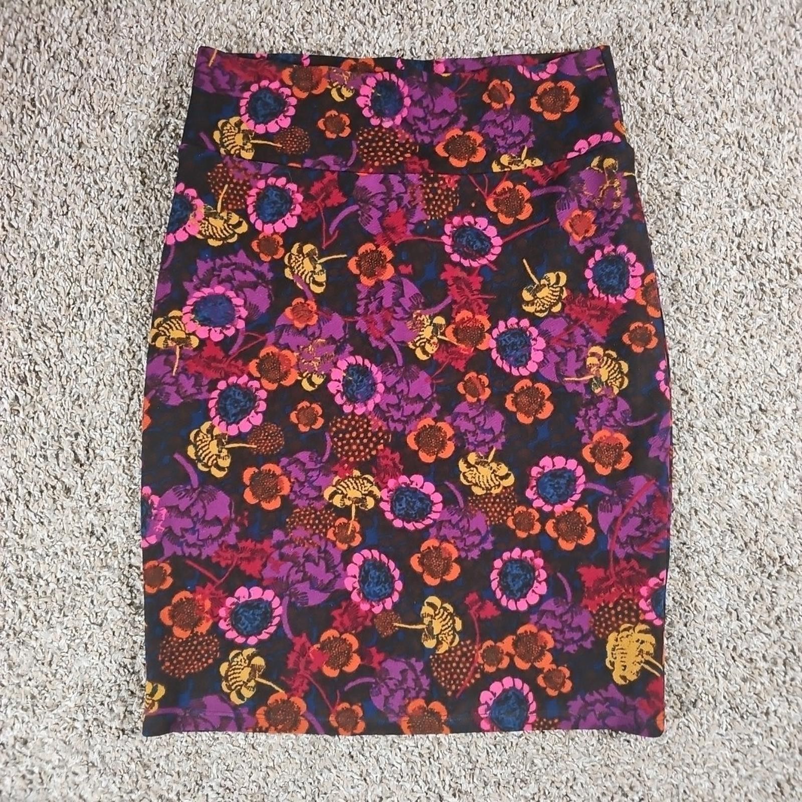Other LuLaRoe Cassie Skirt S Multicolor Floral Knee Length Unlined Size 28" / US 6 / IT 42 - 1 Thumbnail