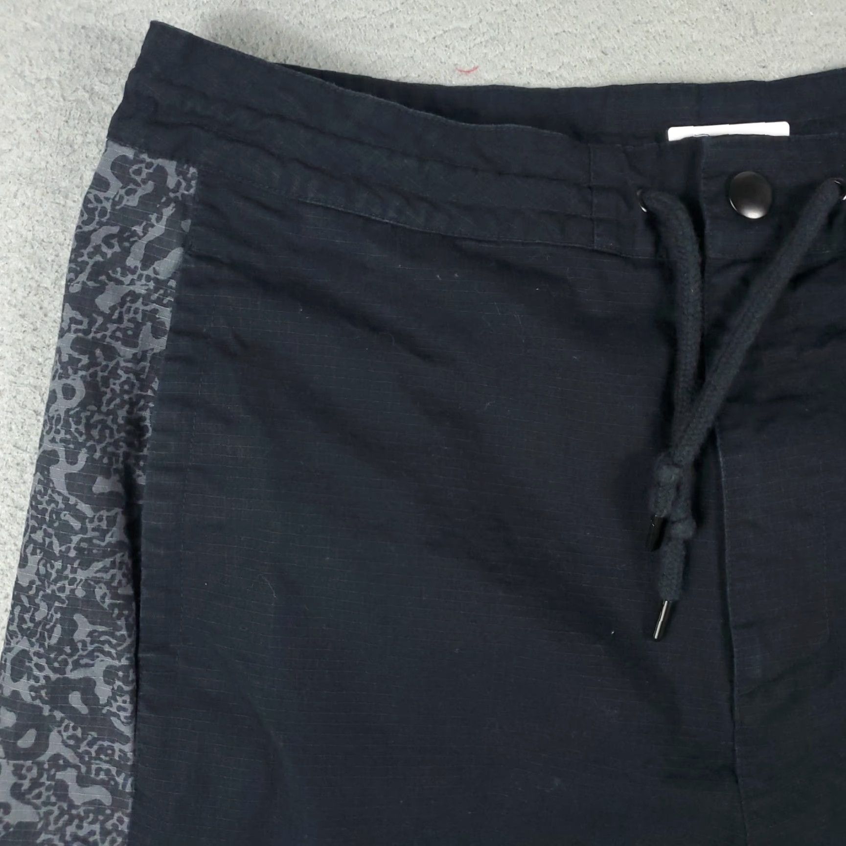 Nike Nike Shorts Mens Large Black Lace Tie Pocket Zip Casual Flat Front Athletic Size US 33 - 2 Thumbnail