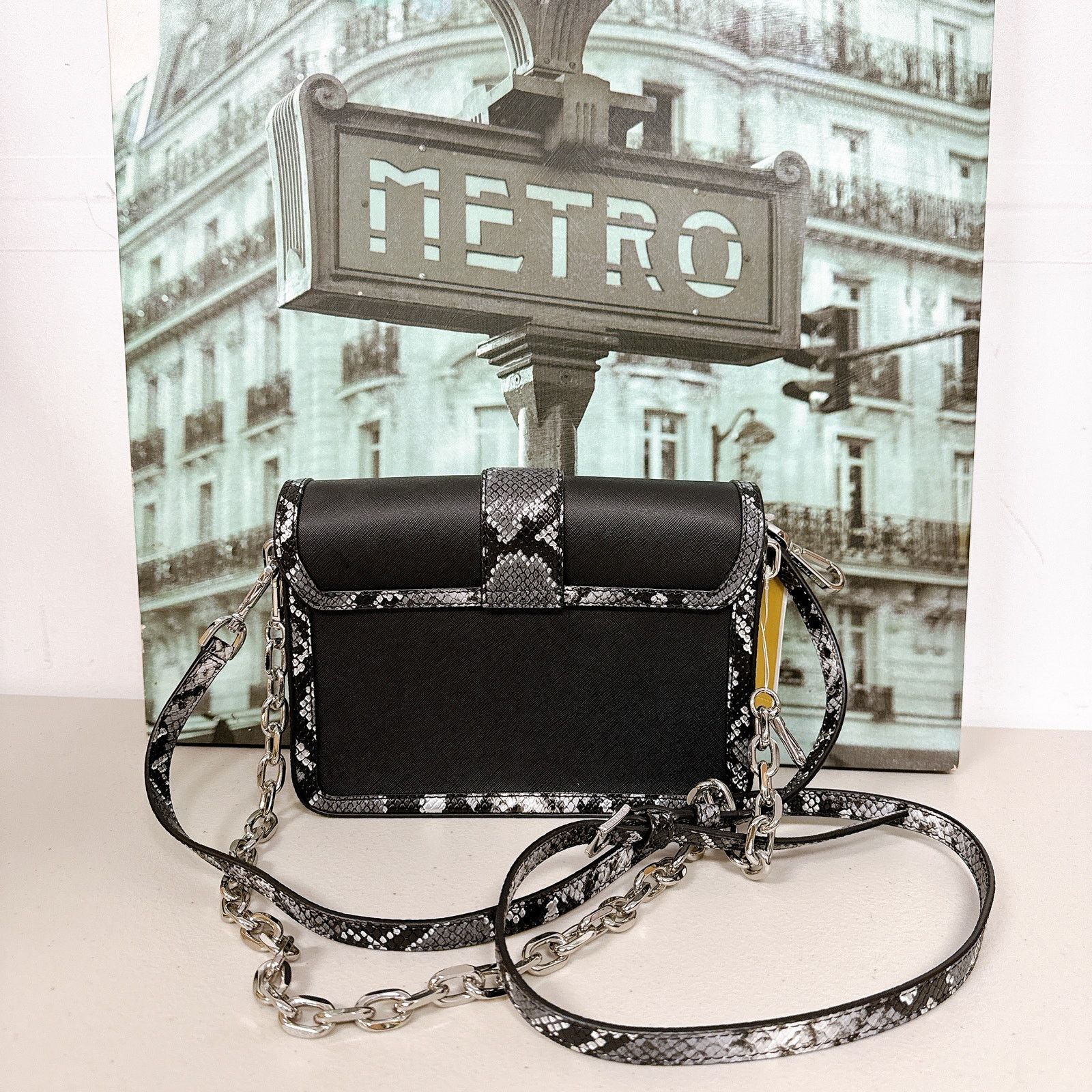 Michael Kors MICHAEL KORS 35S3SNML2L CARMEN MEDIUM FLAP SHOULDER Size ONE SIZE - 3 Thumbnail