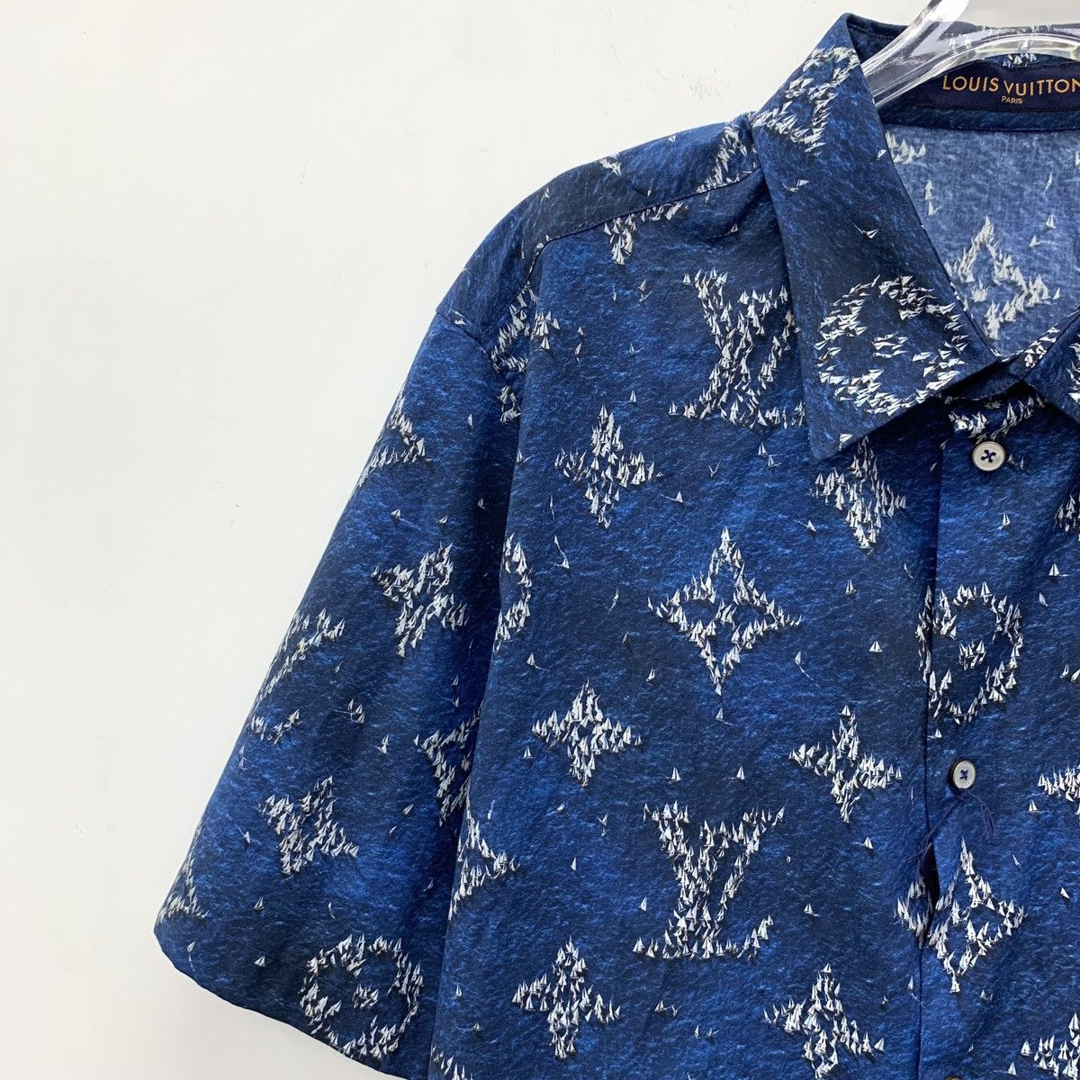 Louis Vuitton Louis Vuitton 25 Blue Logo Full Print Shirt Size US XXL / EU 58 / 5 - 3 Thumbnail