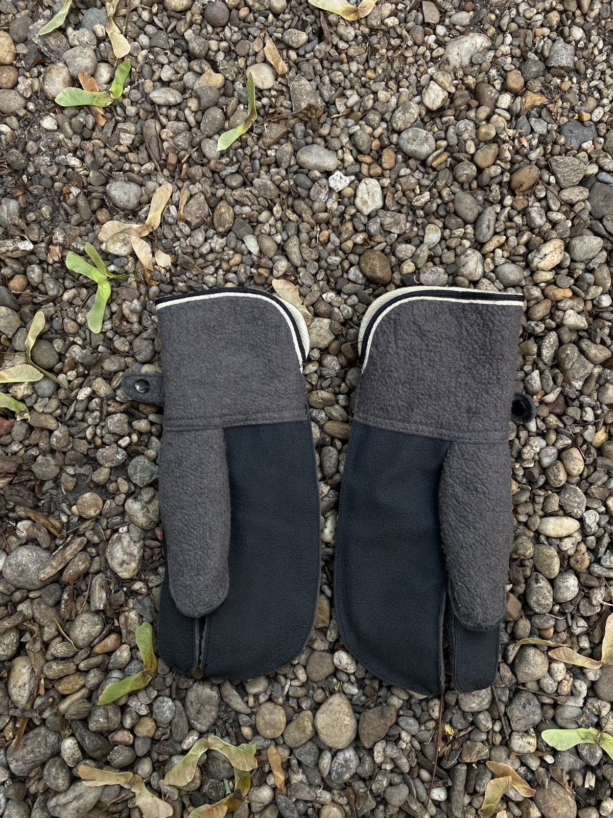 Stone Island × Vintage Archive Stone Island Tabi Wool Gloves Vintage Size ONE SIZE - 4 Thumbnail