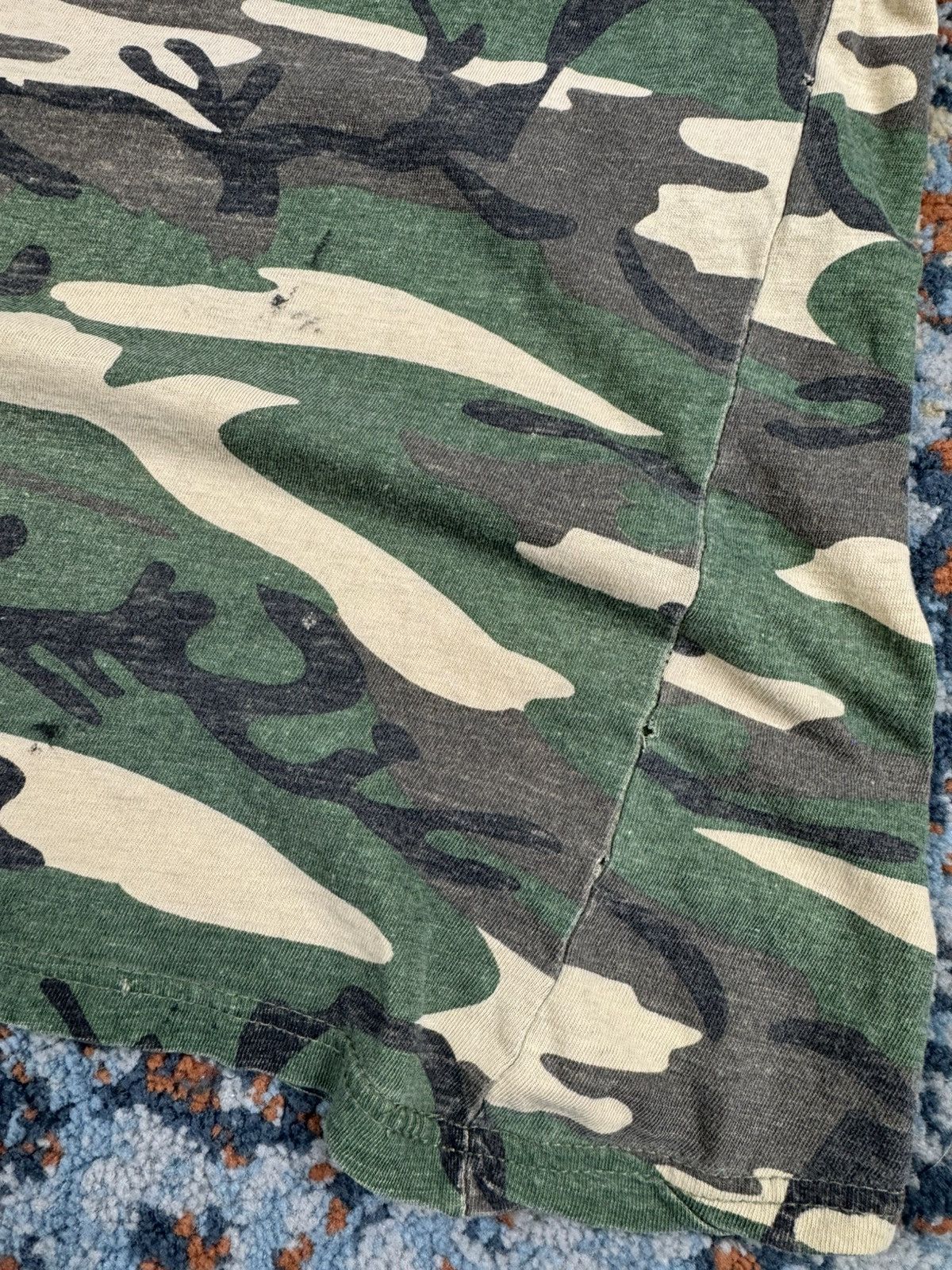 Vintage Vintage 90s camo army military distressed boxy tee kanye Size US L / EU 52-54 / 3 - 10 Thumbnail