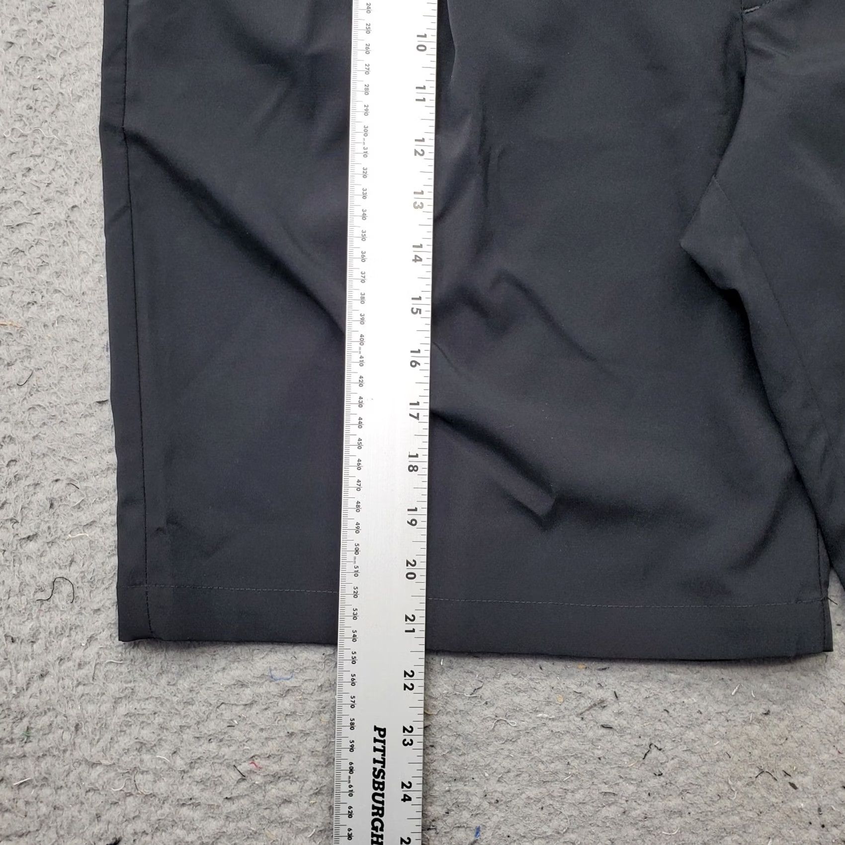 PGA Tour PGA TOUR Chino Shorts Mens 40 Black Pleated Stretch Performance Outdoor Size US 40 / EU 56 - 3 Thumbnail