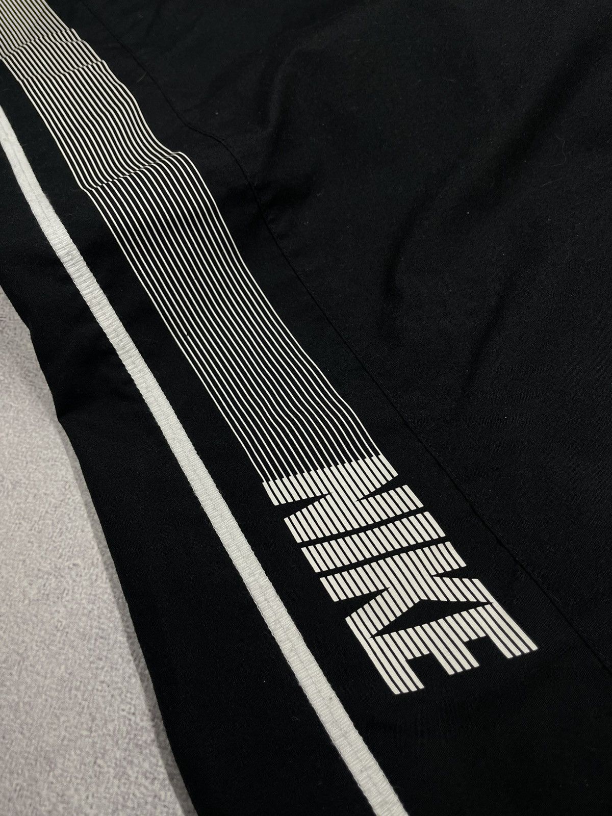 Nike Vintage Nike Nylon Black Sweatpants Double Big Logo Swoosh Size US 34 / EU 50 - 7 Thumbnail