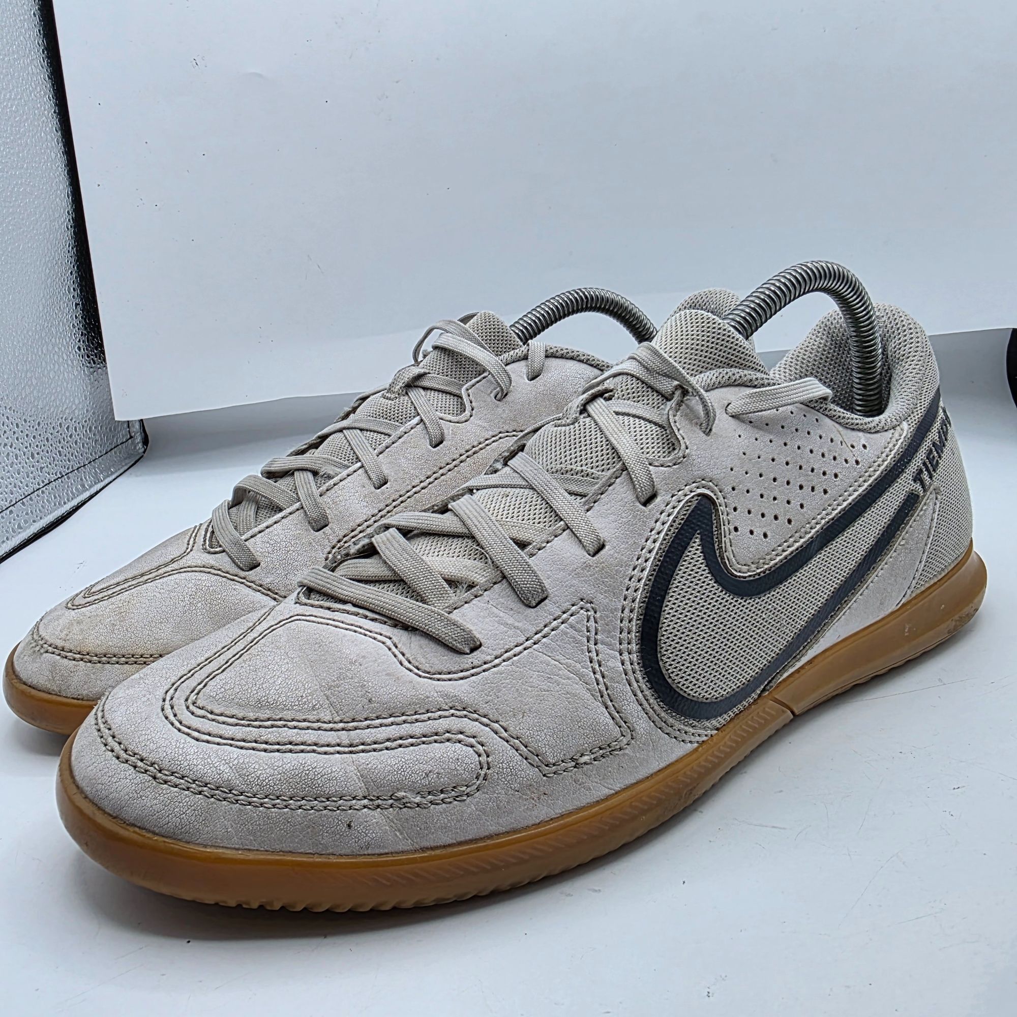 Nike Nike Tiempo Legend 9 IC Mens Size 10 White Indoor Soccer Cle Size US 10 / EU 43 - 4 Thumbnail
