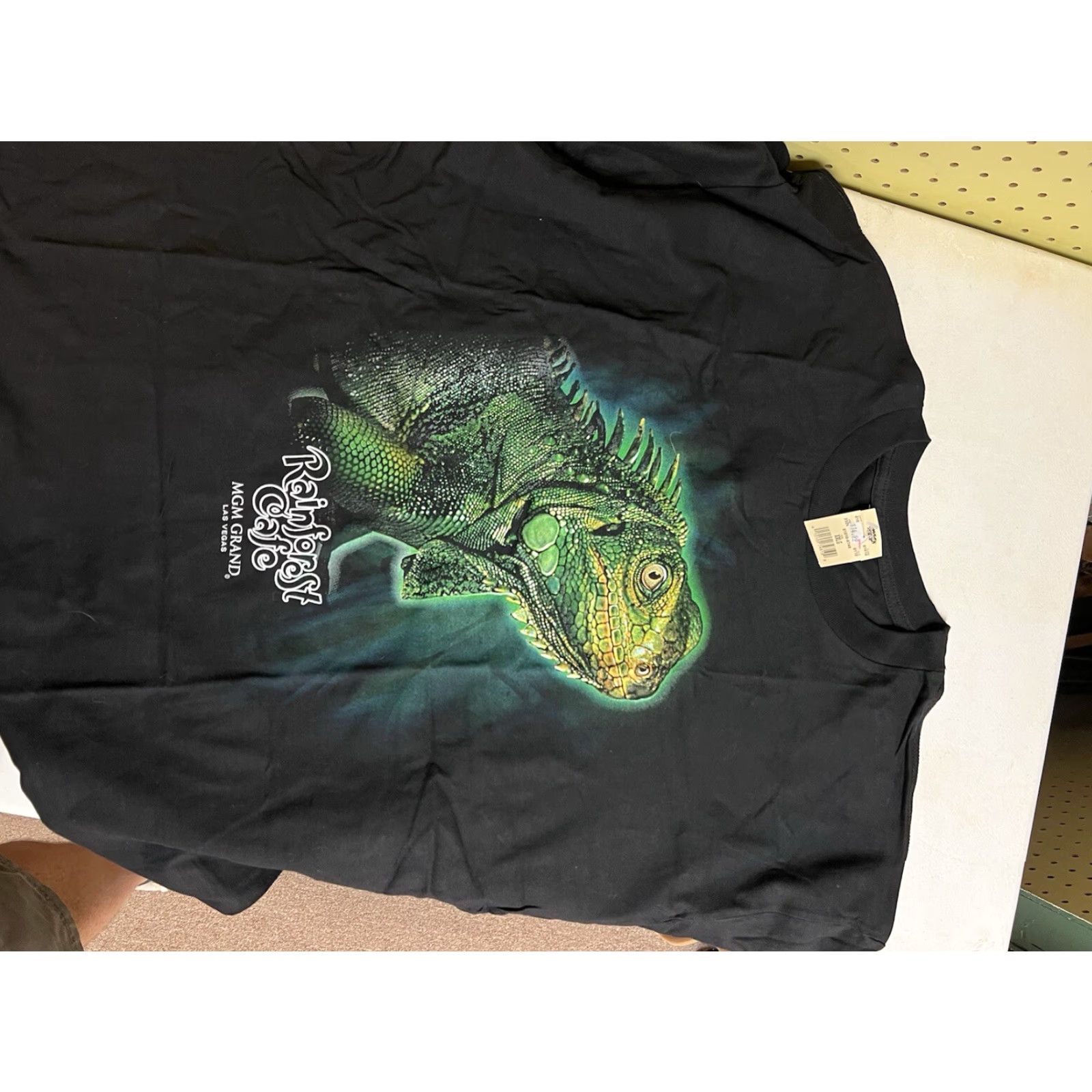 Vintage VINTAGE Rainforest Cafe T-Shirt 2XL Unisex Adults Black 90s Animals Parrot Graphic Tee MGM Grand NOS Size US XXL / EU 58 / 5 - 4 Thumbnail