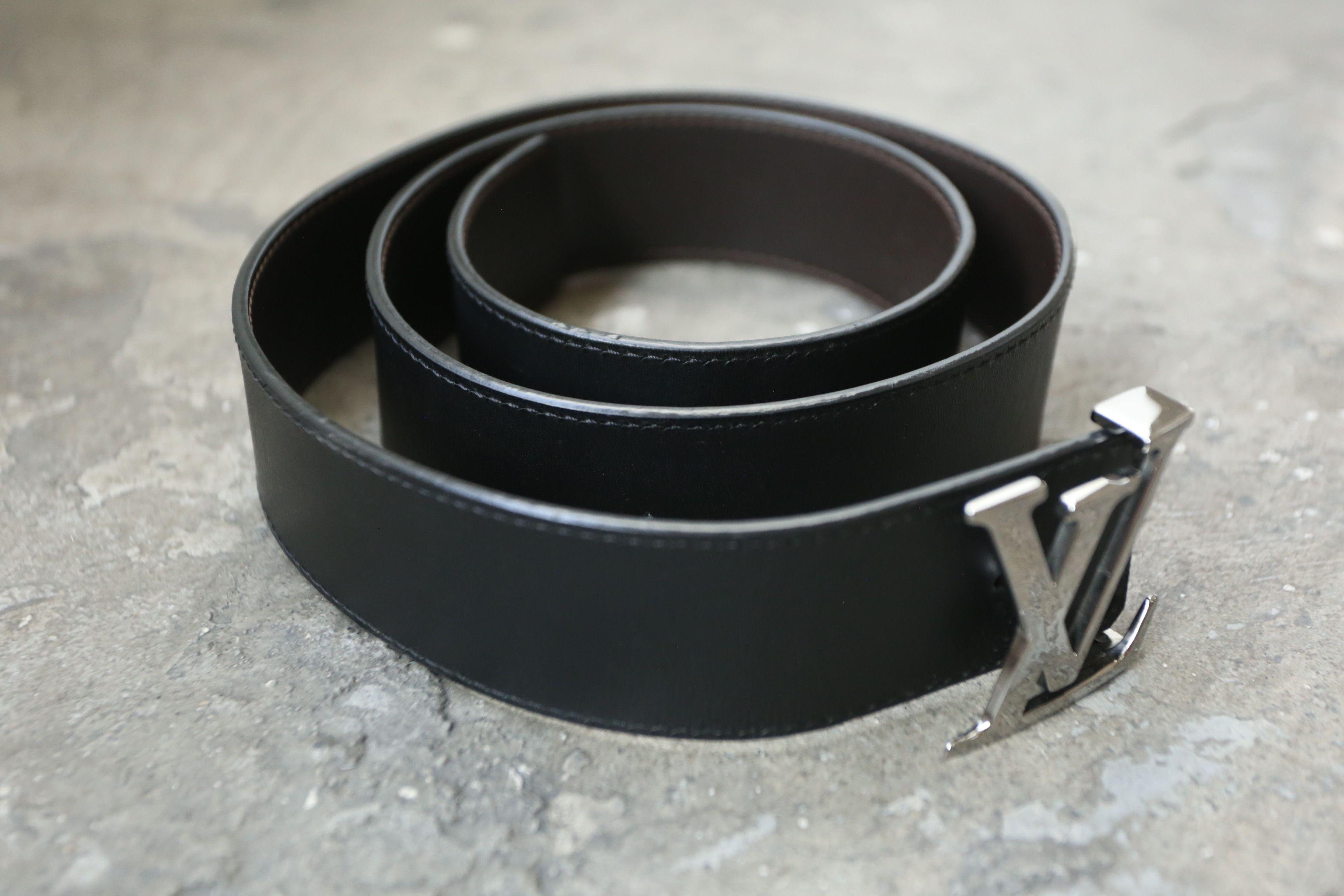 Louis Vuitton Louis Vuitton - 2017 - Initials 40mm Reversible Belt Size 30 - 2 Thumbnail