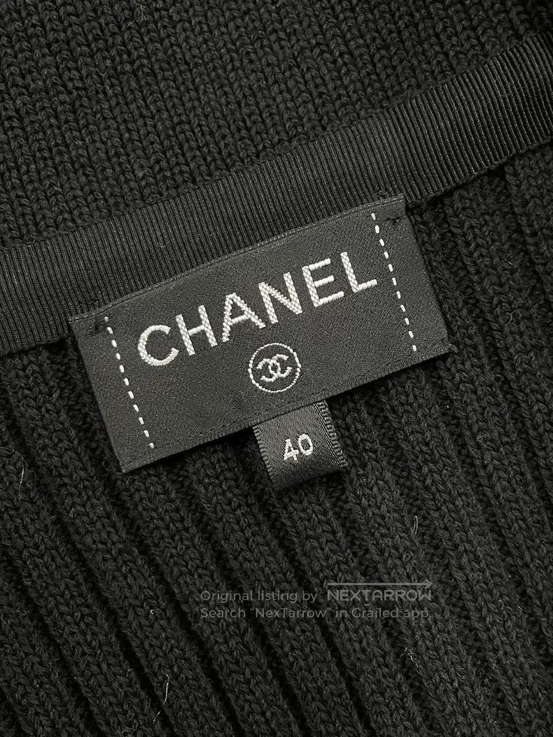 Chanel Chanel Black gold button cardigan long-sleeved jacket Size S / US 4 / IT 40 - 4 Thumbnail