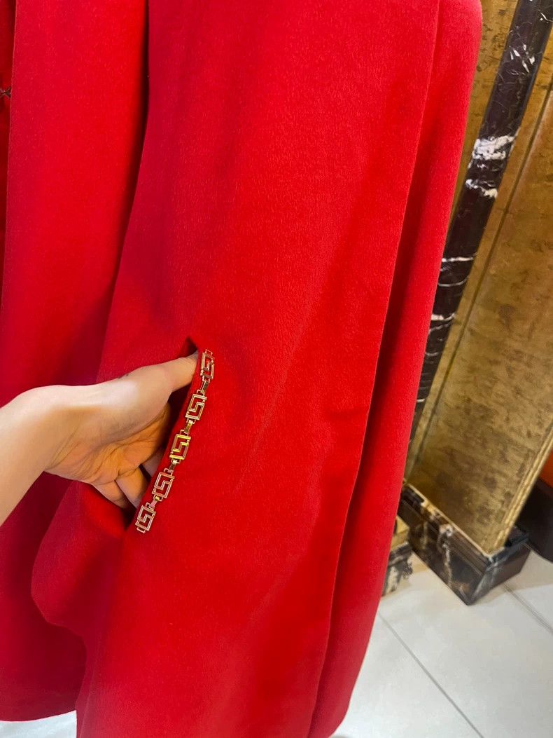 Versace Versace Classic back pattern logo wool cape coat Size M / US 6-8 / IT 42-44 - 4 Thumbnail