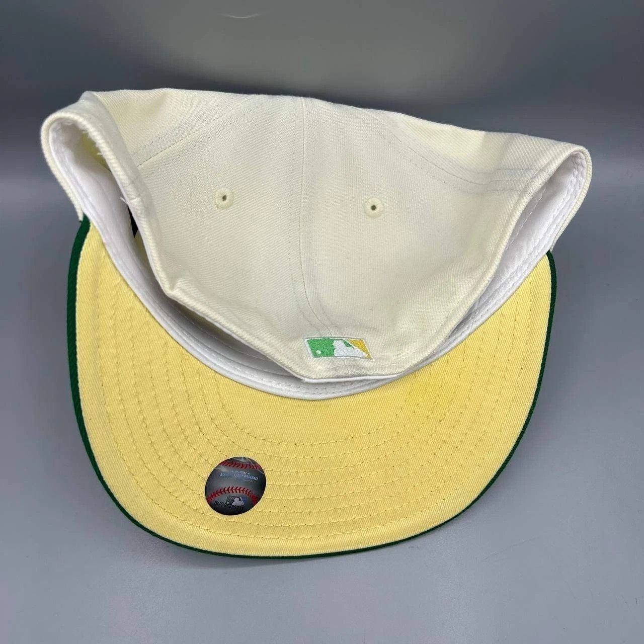 New Era Toronto Blue Jays Hat Men 7 1/2 White Green MLB Fitted Cap Size ONE SIZE - 5 Thumbnail