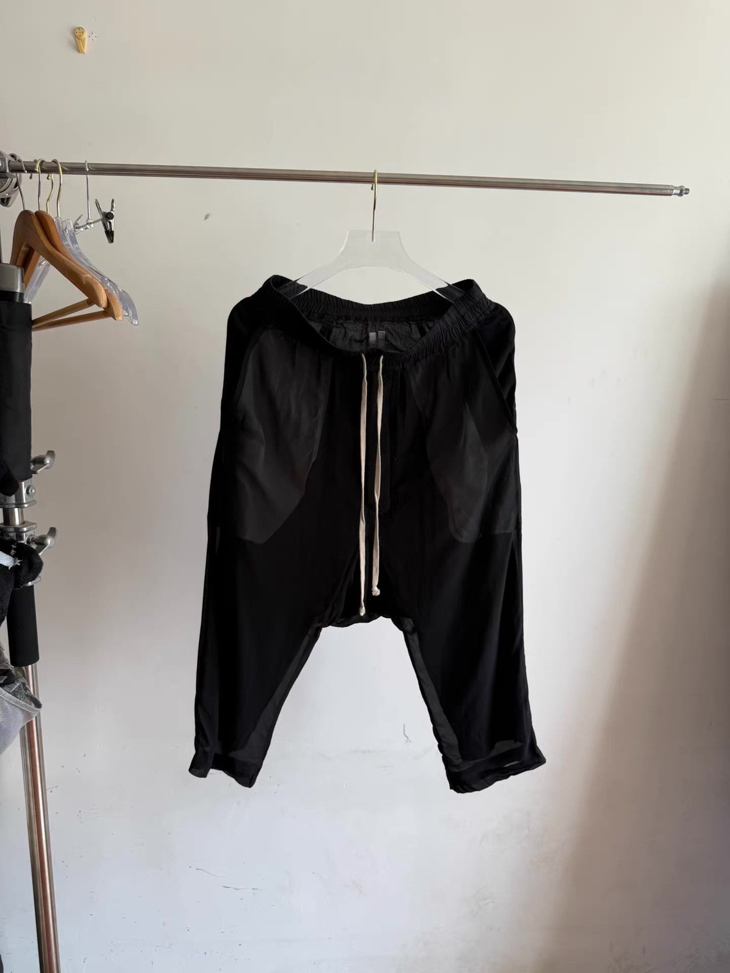 Rick Owens Rick Owens 14SS Silk Cropped Trousers Q17 Size US 34 / EU 50 - 1 Thumbnail