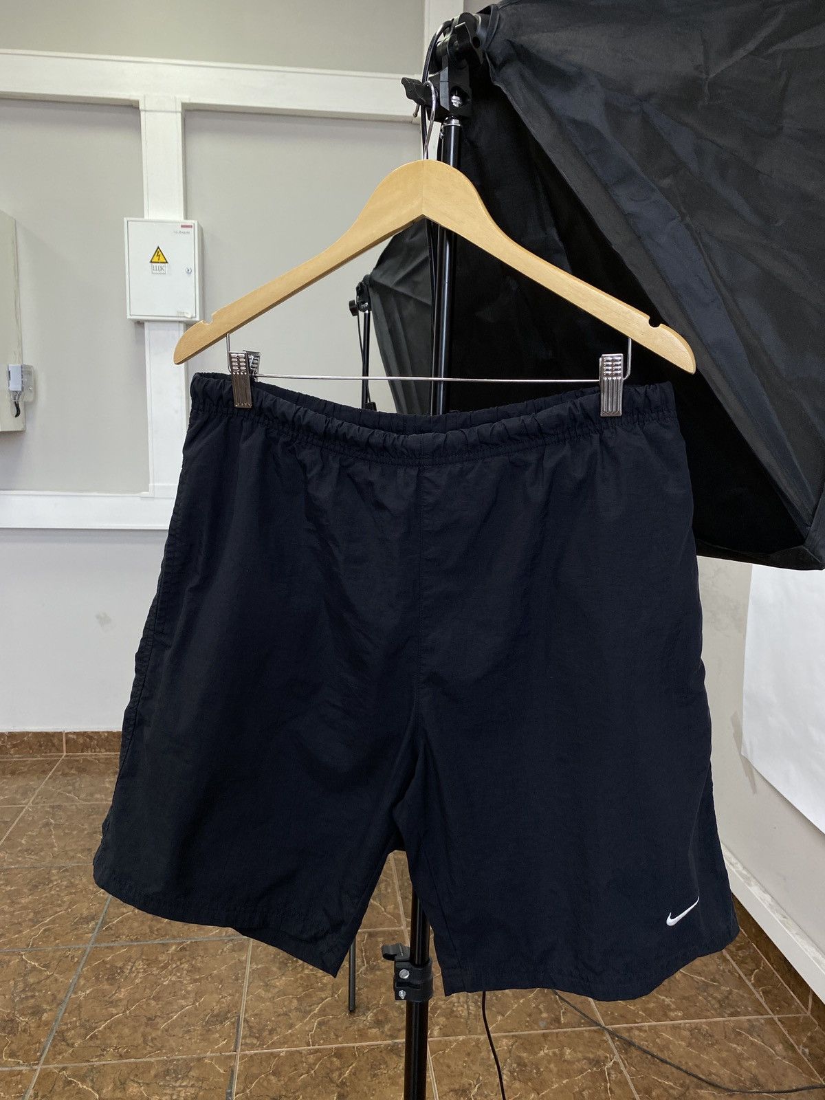 Nike 🇺🇸 Vintage 90s Nike Nylon Shorts Rare Retro Hype Y2K Size US 32 / EU 48 - 1 Thumbnail