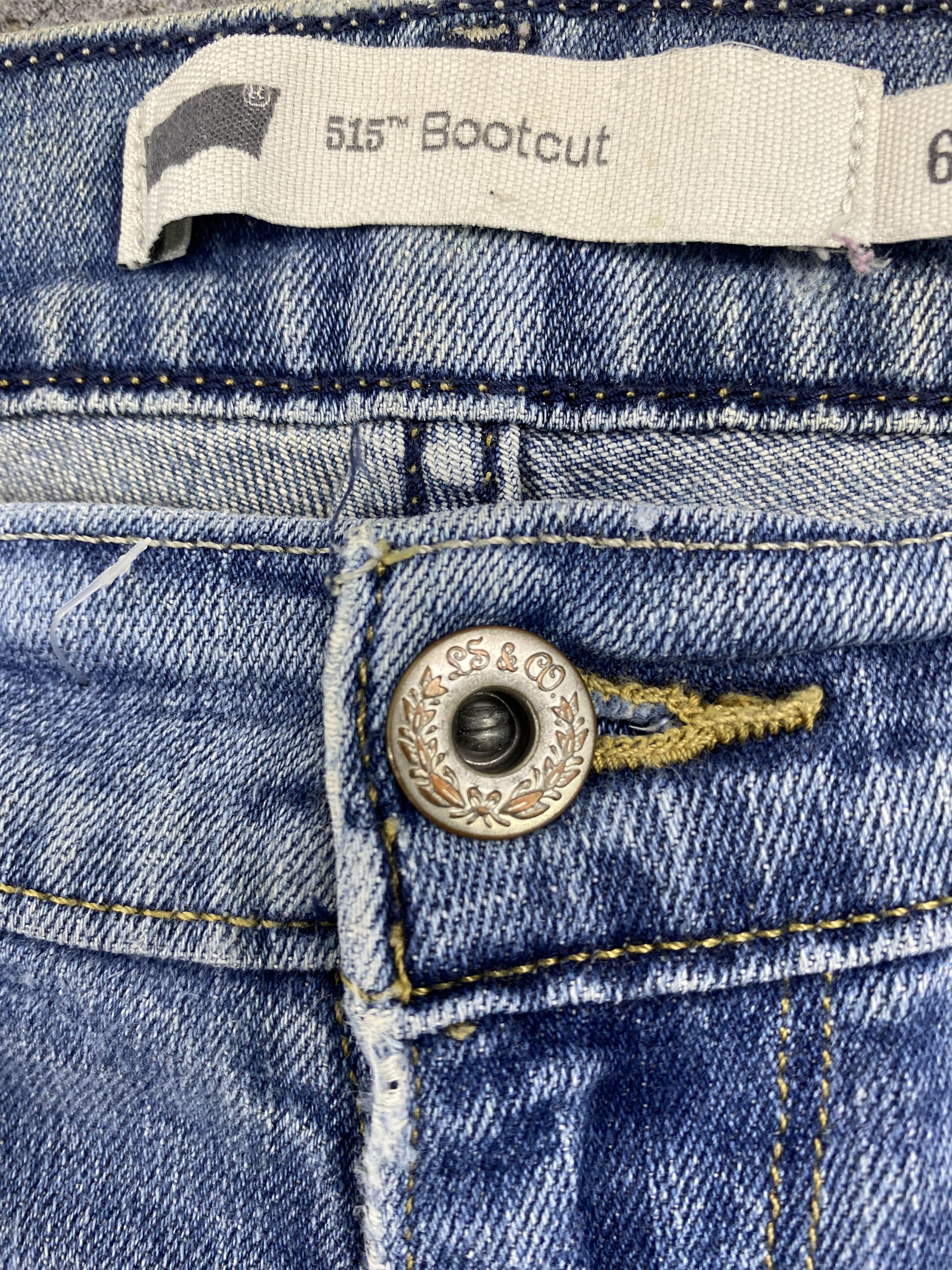 Levi's Vintage Levis 515 Flared Bootcut Faded Blue Jeans S0042 Size 30" / US 8 / IT 44 - 16 Thumbnail