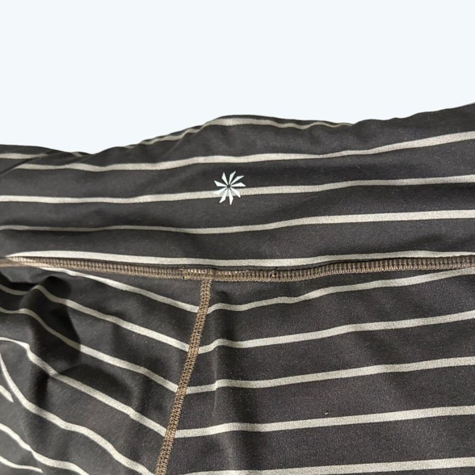 Athleta Athleta Chaturanga Stripe Athletic Crop Leggings Large Size 30" / US 8 / IT 44 - 4 Thumbnail