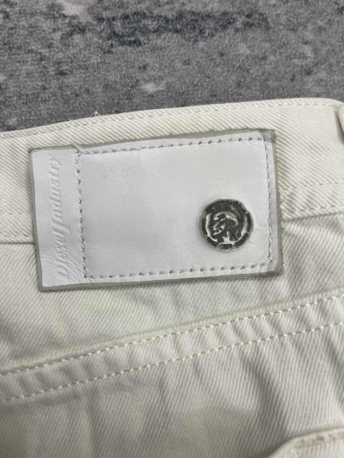 Diesel Diesel Industries Buster Fly Button Distressed Denim s12 Size US 36 / EU 52 - 15 Thumbnail