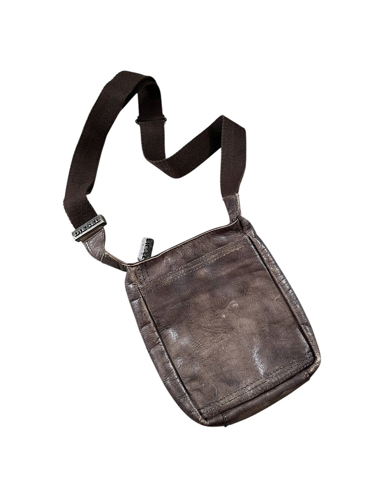Diesel 2000s Diesel Patina Leather Sling Bag Size ONE SIZE - 1 Thumbnail