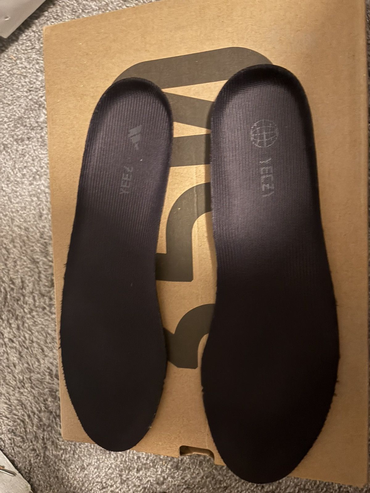 Yeezy Yeezy Boost 350 V2 onyx color way Size US 11 / EU 44 - 3 Thumbnail
