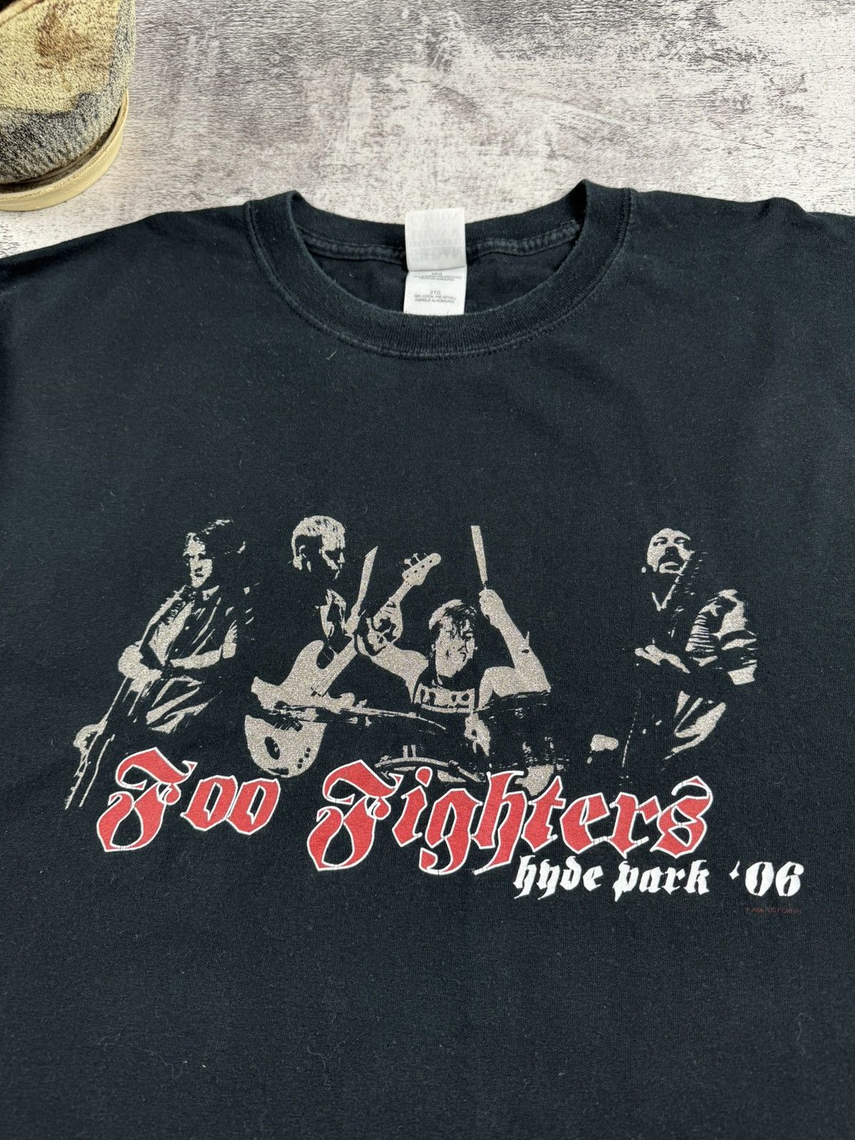 Band Tees FOO FIGHTERS 2006 Gildan Rock Rap Hip Hop Faded T Shirt Tee Size US XXL / EU 58 / 5 - 7 Thumbnail