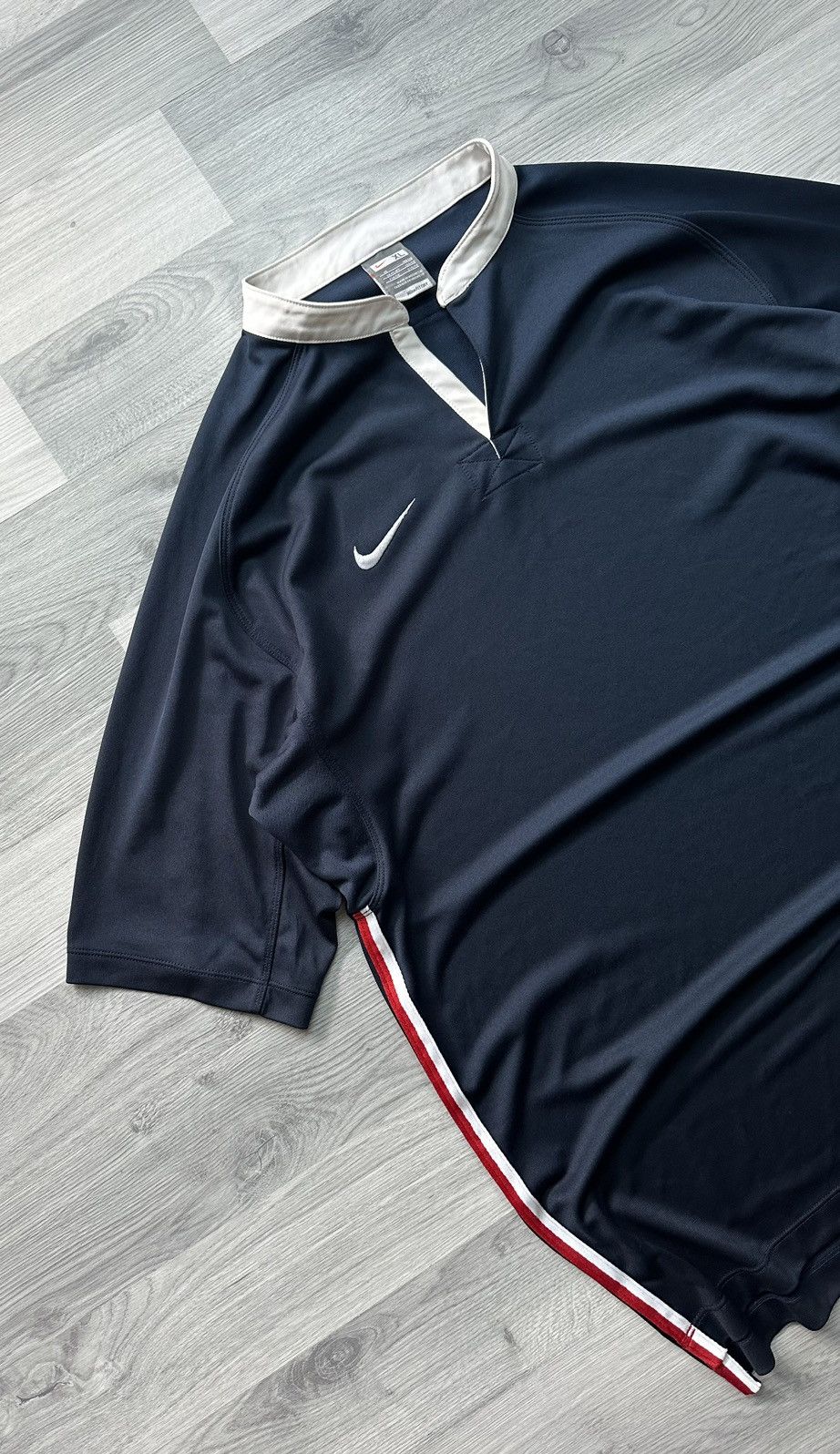 Nike Vintage navy T-shirt Nike 90s swoosh dri-fit Size US XL / EU 56 / 4 - 3 Thumbnail