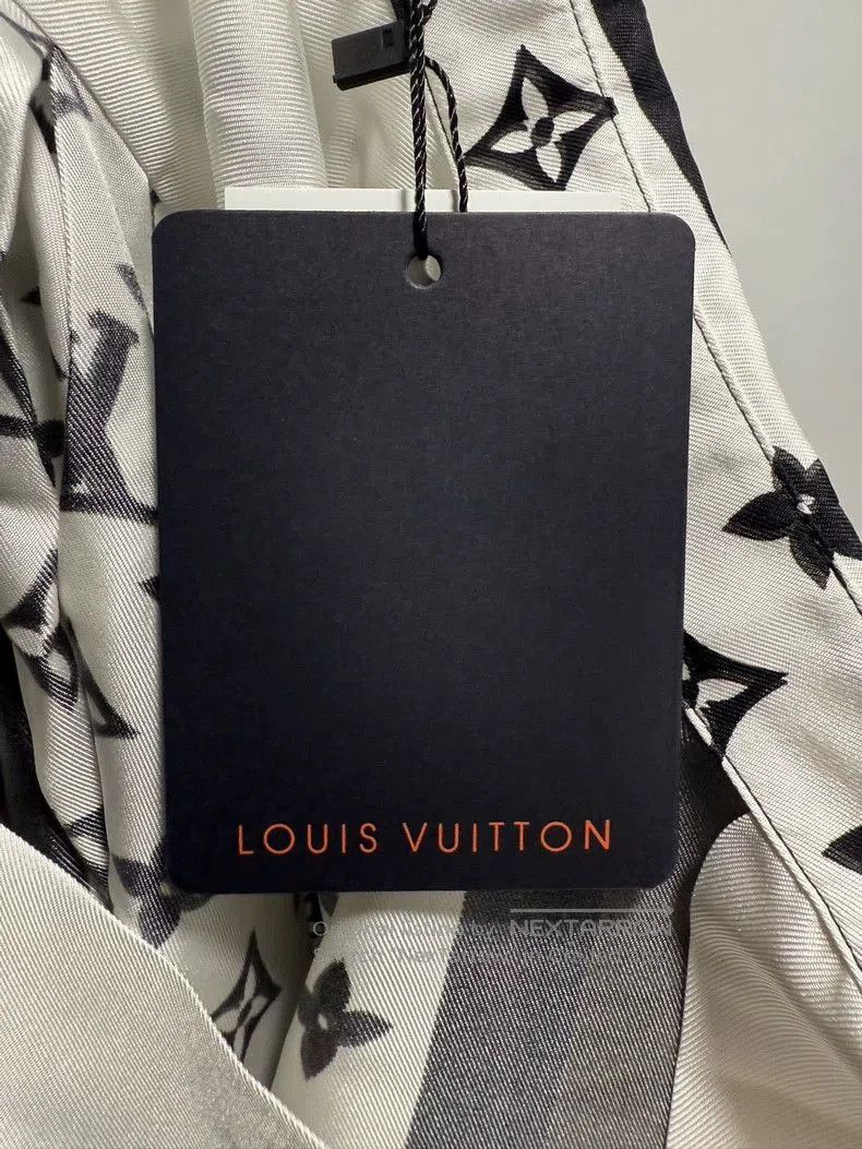 Louis Vuitton Louis Vuitton Monogram Silk Shirt. Size US S / EU 44-46 / 1 - 4 Thumbnail