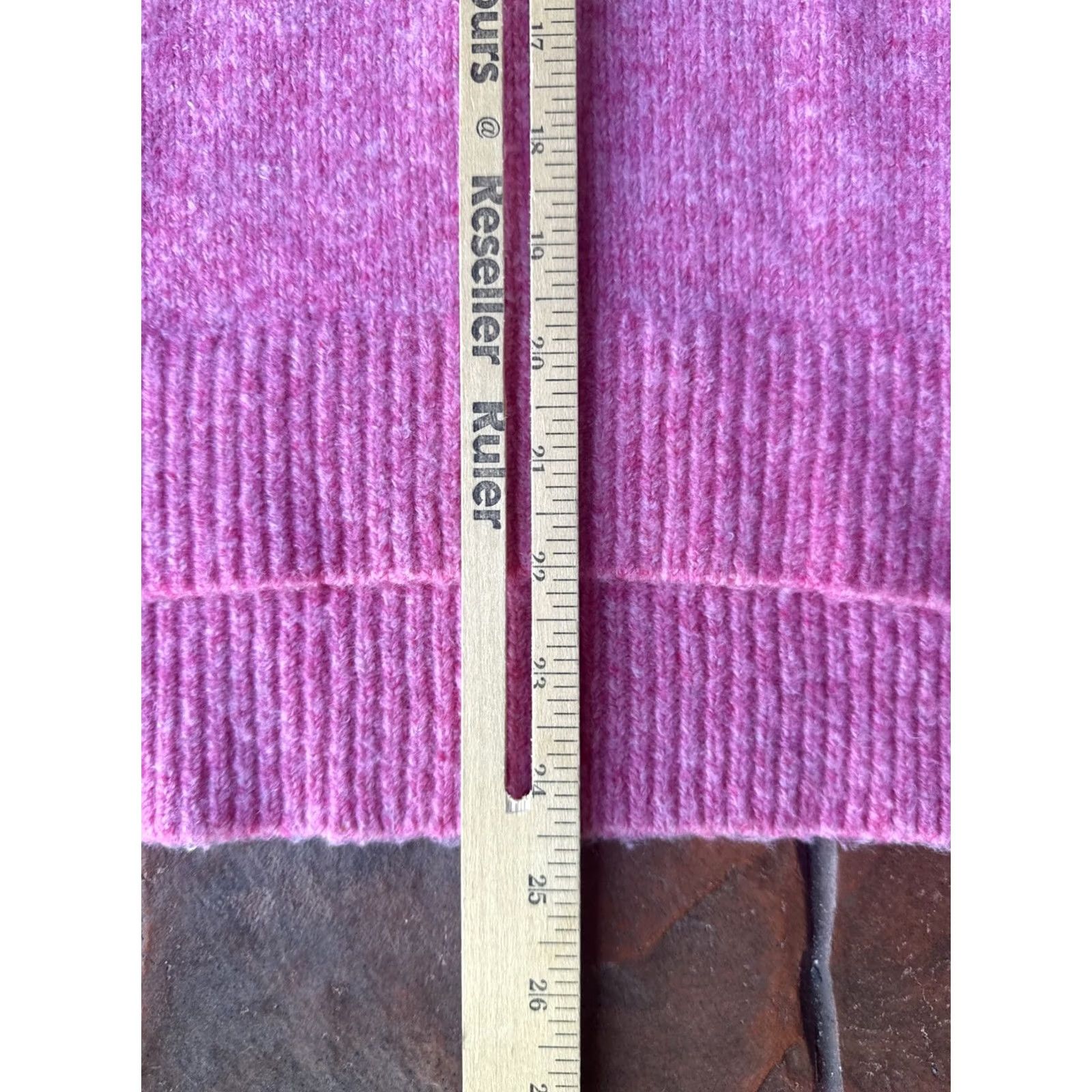 Vintage Cupcakes And Cashmere Pink Heart V-Neck Sweater Womens XS Pullover Long Sleeve Knit Lightweight Size L / US 10 / IT 46 - 7 Thumbnail